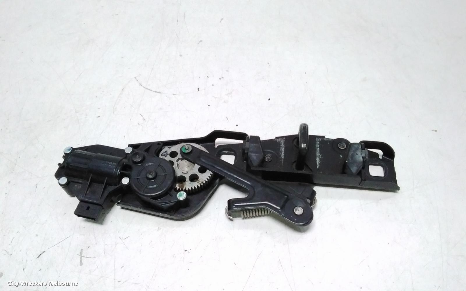 LAND ROVER RANGEROVER SPORT DOOR/BOOT/GATE LOCK, UPPER TAILGATE LOCK (GLASS), L320, SPORT, 08/2005 - 05/2013