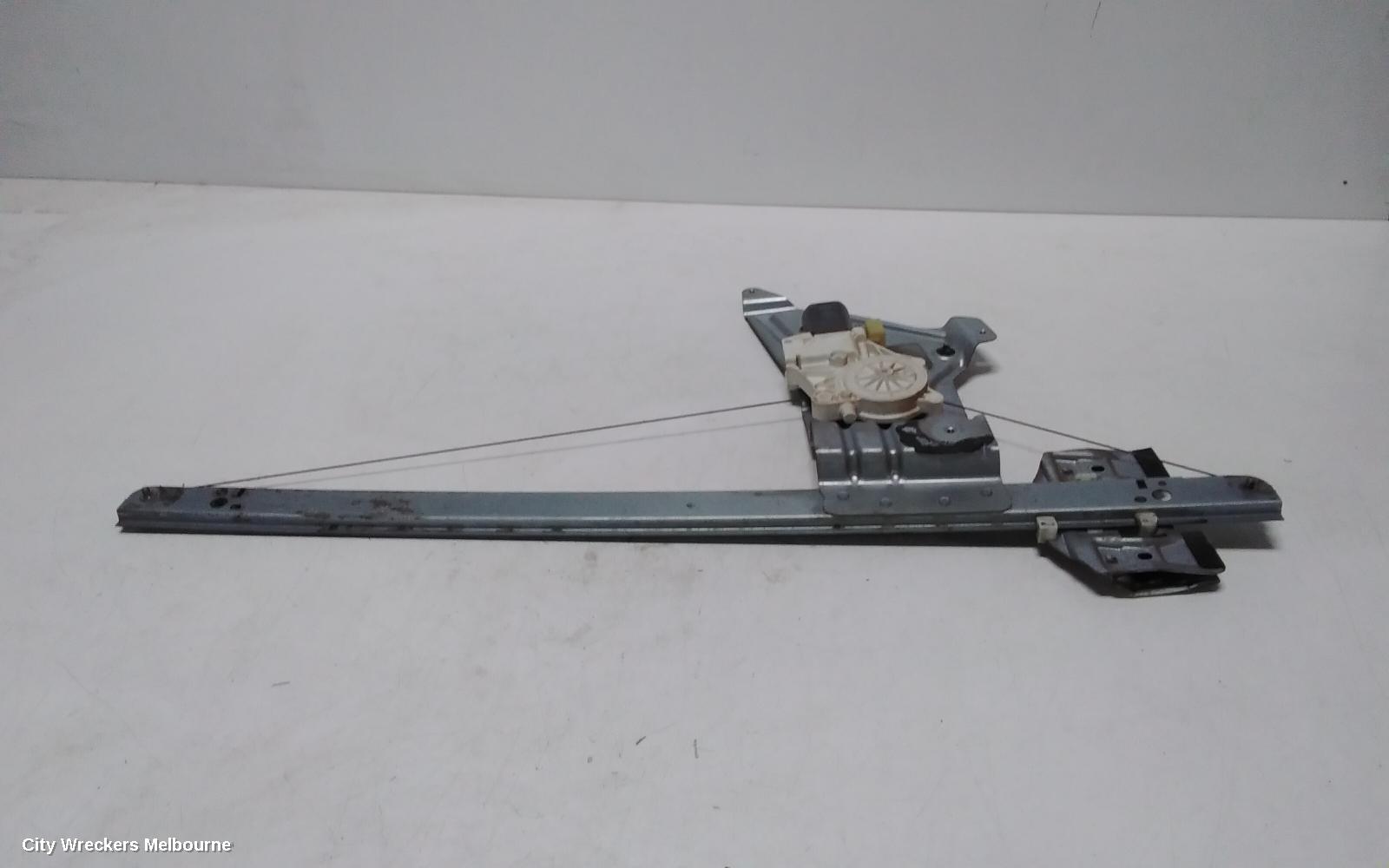 MERCEDES SPRINTER RIGHT FRONT WINDOW REG/MOTOR, NCV3, POWER, 10/2006 - 04/2018