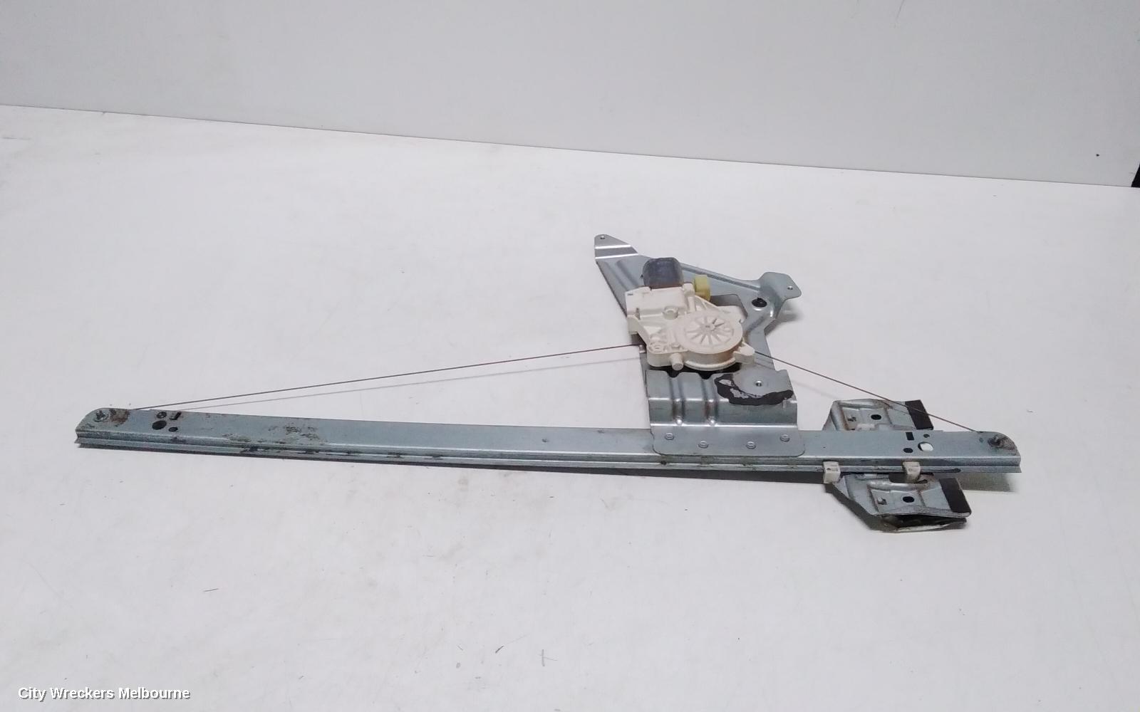 MERCEDES SPRINTER RIGHT FRONT WINDOW REG/MOTOR, NCV3, POWER, 10/2006 - 04/2018