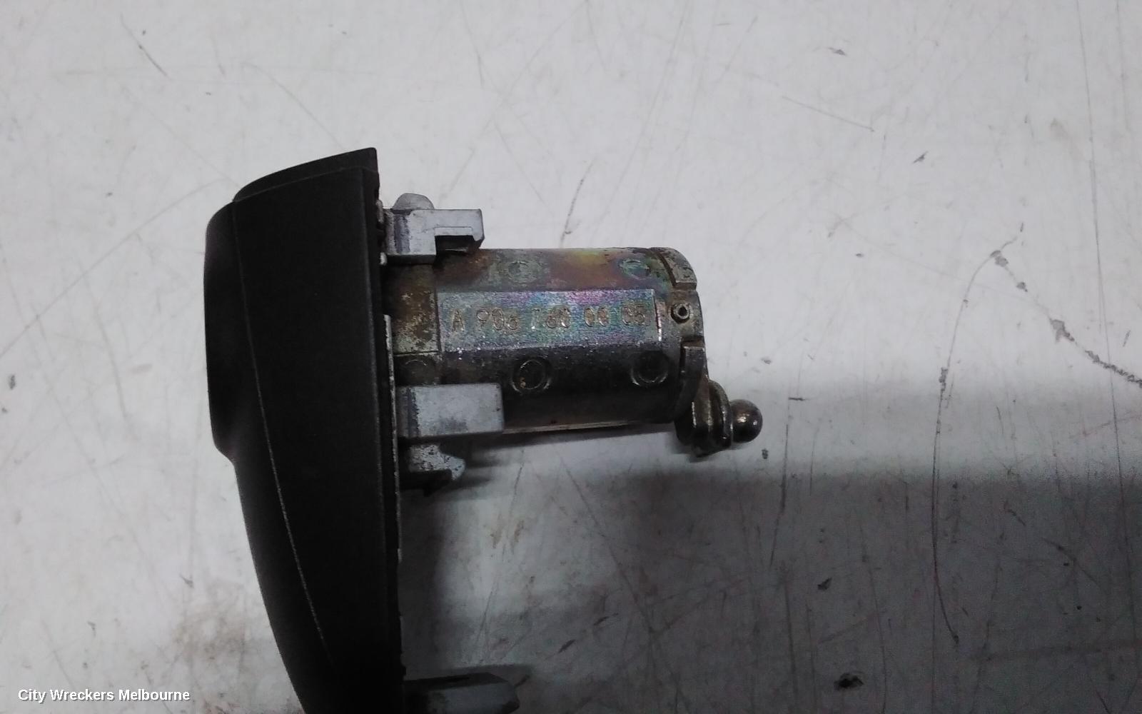 MERCEDES SPRINTER DOOR/BOOT/GATE LOCK, RIGHT FRONT DOOR LOCK, NCV3, 10/2006 - 04/2018