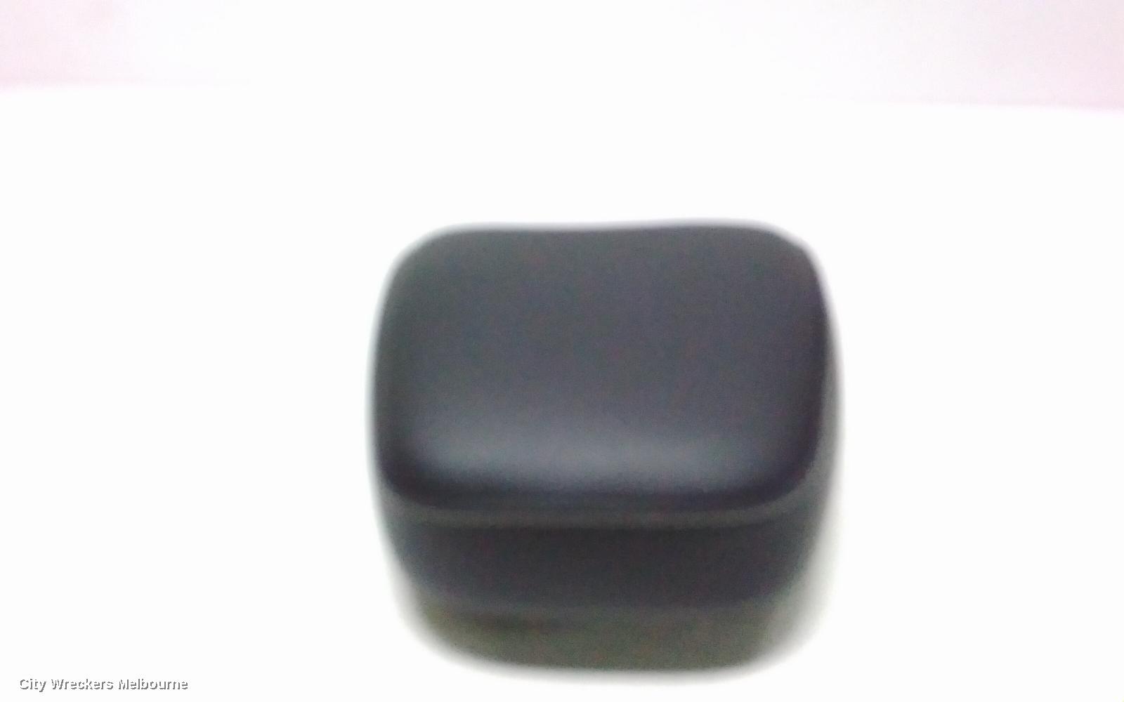 FIAT FREEMONT HEADREST, RH REAR, LEATHER, JF, 04/2013 - 01/2017