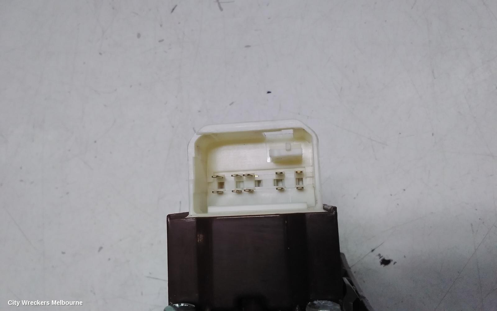 TOYOTA YARIS PWR DR WIND SWITCH, RH FRONT (MASTER SWITCH), 2 SWITCH TYPE, 3DR HATCH, NCP9#, 10/2005 - 07/2011