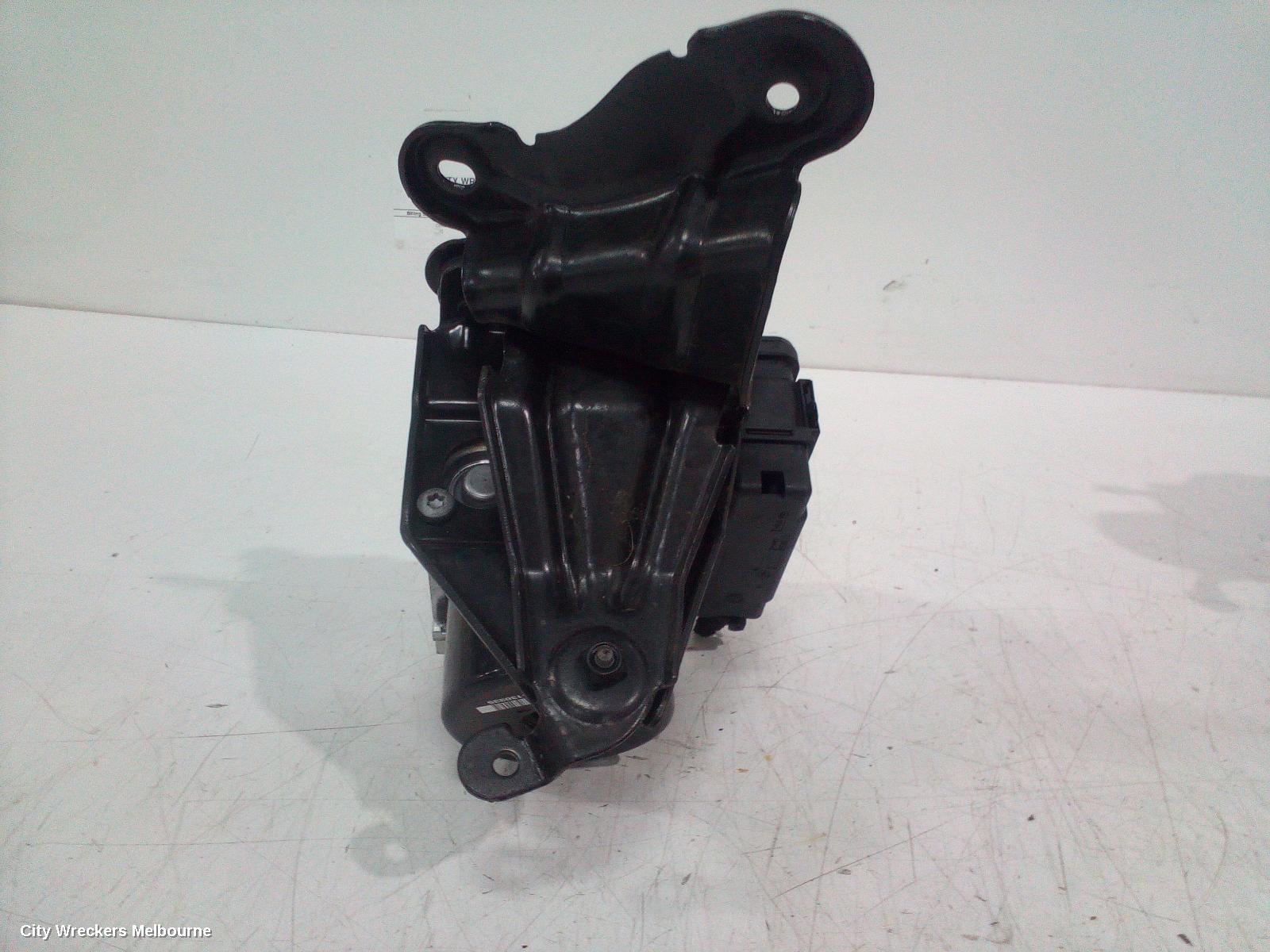 VOLKSWAGEN GOLF ABS PUMP/MODULATOR, GEN 6, ON MOTOR P/N 1K0614517DP, 10/2008 - 01/2016
