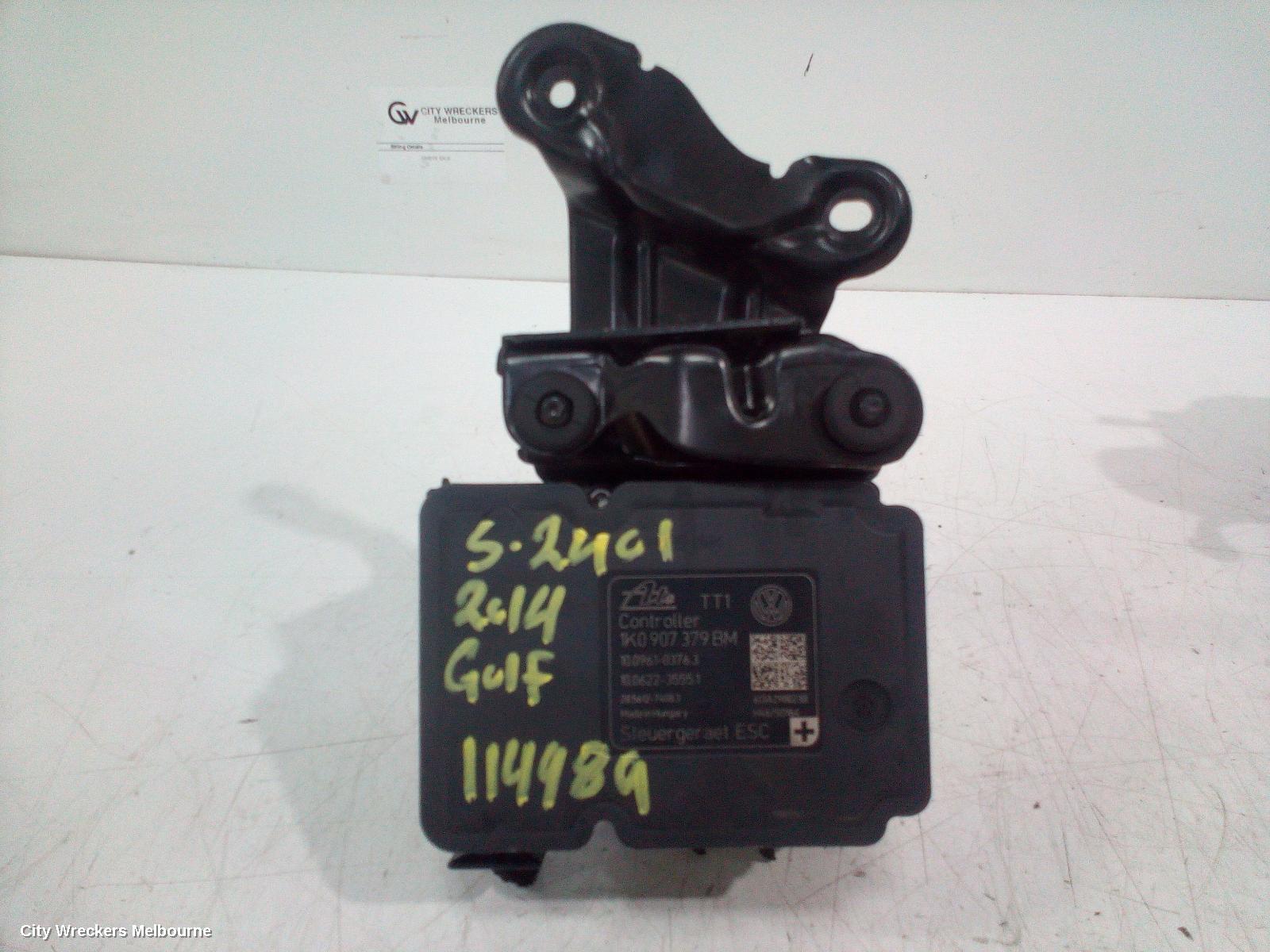 VOLKSWAGEN GOLF ABS PUMP/MODULATOR, GEN 6, ON MOTOR P/N 1K0614517DP, 10/2008 - 01/2016