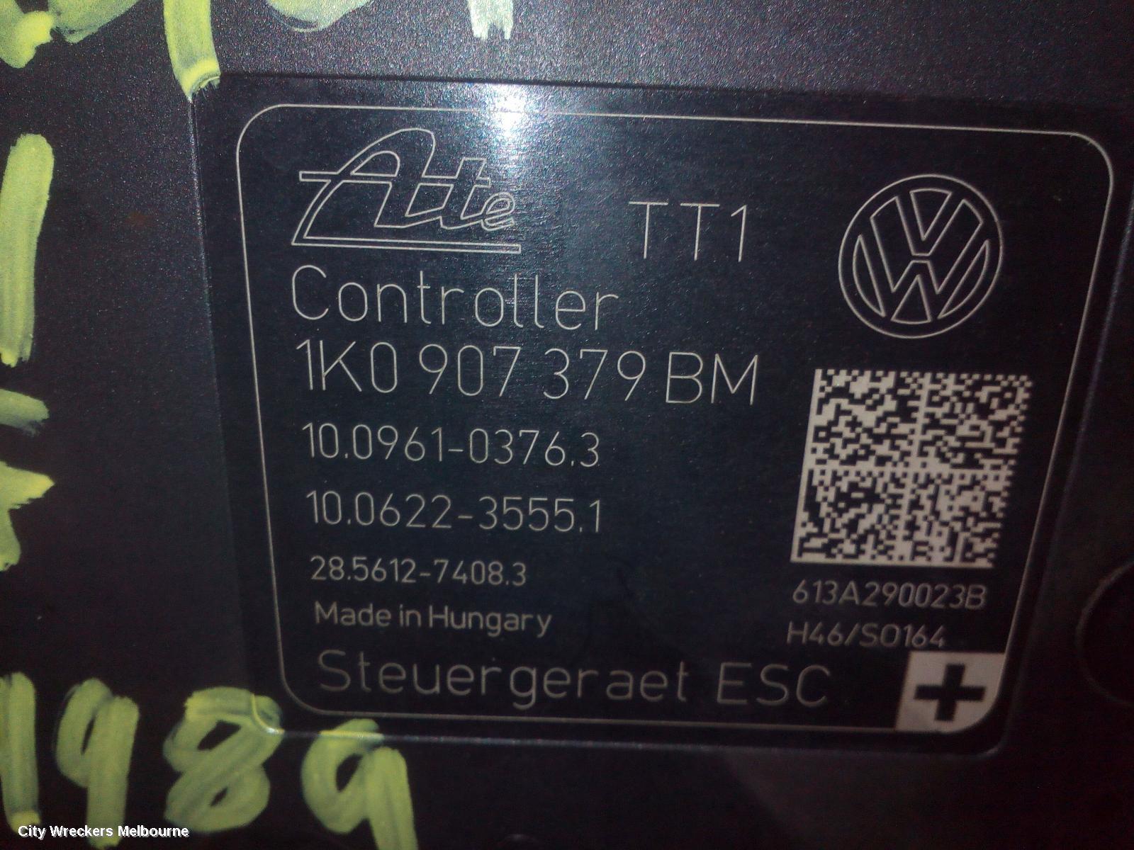 VOLKSWAGEN GOLF ABS PUMP/MODULATOR, GEN 6, ON MOTOR P/N 1K0614517DP, 10/2008 - 01/2016