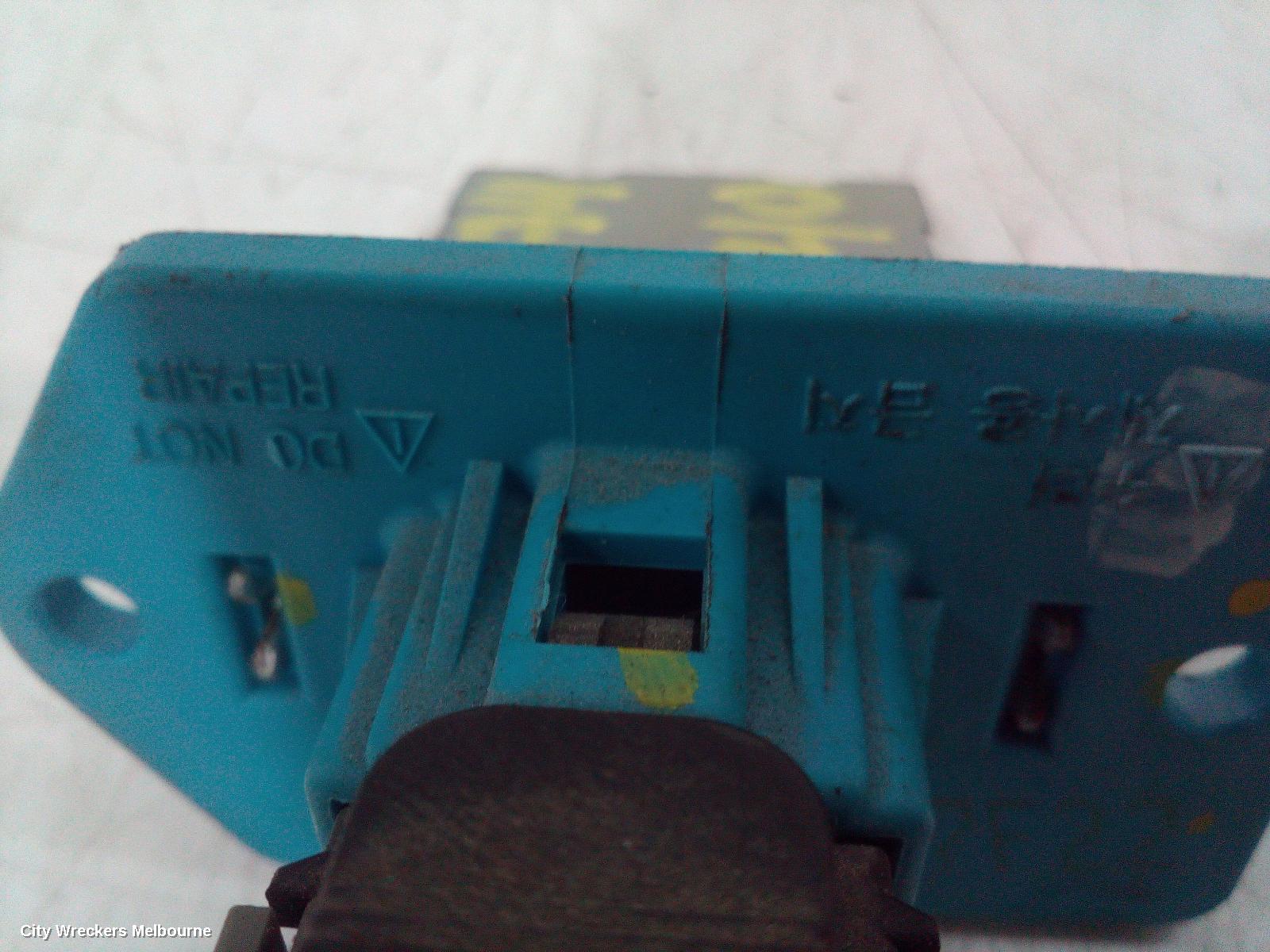 HYUNDAI TUCSON FAN SPEED RESISTOR, TL, NON CLIMATE CONTROL TYPE, 07/2015 - 01/2021