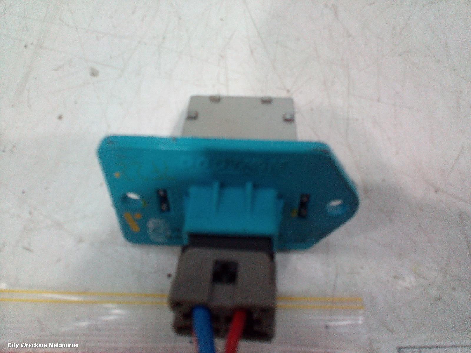 HYUNDAI TUCSON FAN SPEED RESISTOR, TL, NON CLIMATE CONTROL TYPE, 07/2015 - 01/2021