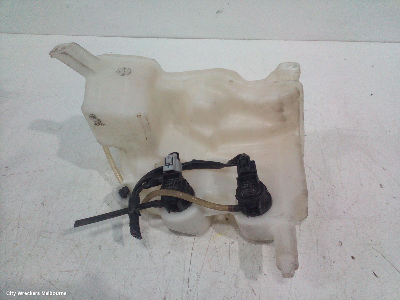 TOYOTA HIACE WASHER BOTTLE, TRH/KDH, 03/2005 - 04/2019