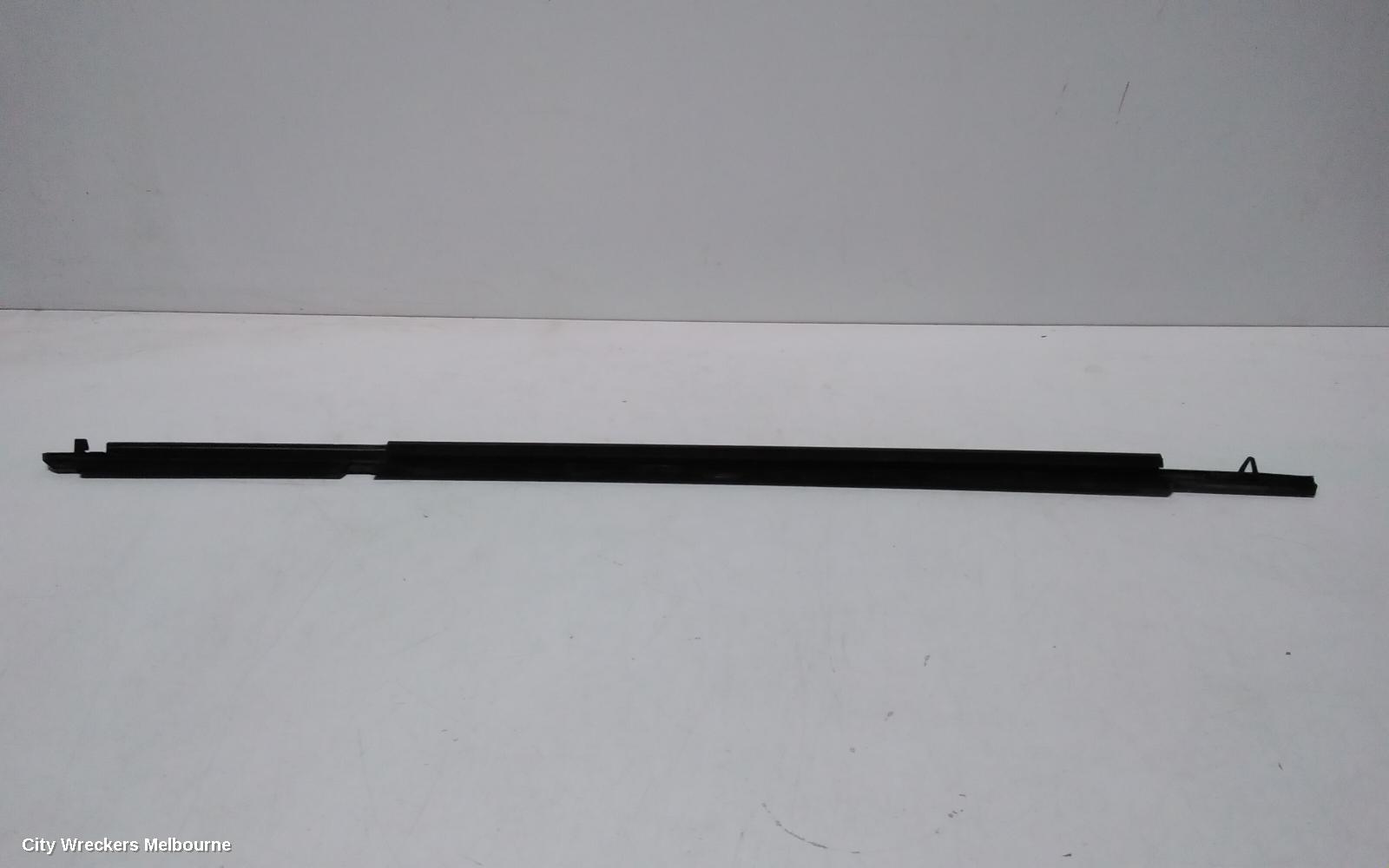 TOYOTA RAV4 DOOR MOULD, RHR DOOR BELT UNDER THE WINDOW ~ BLACK : 115069, XA50, 11/2018 - 12/2025