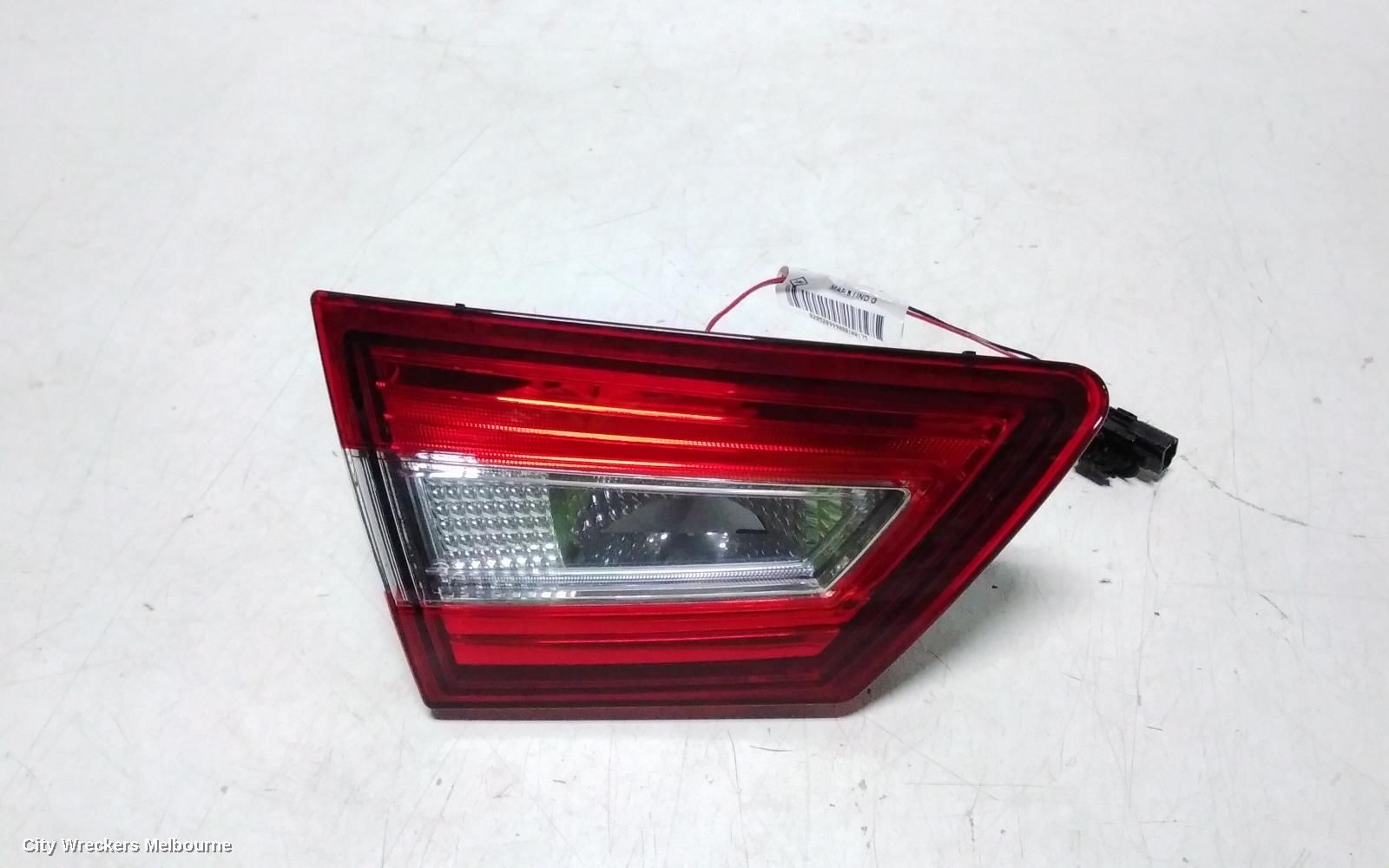 RENAULT CLIO REAR GARNISH, TAILGATE LAMP (LH SIDE), X98, NON LED TYPE, 09/2013 - 10/2019