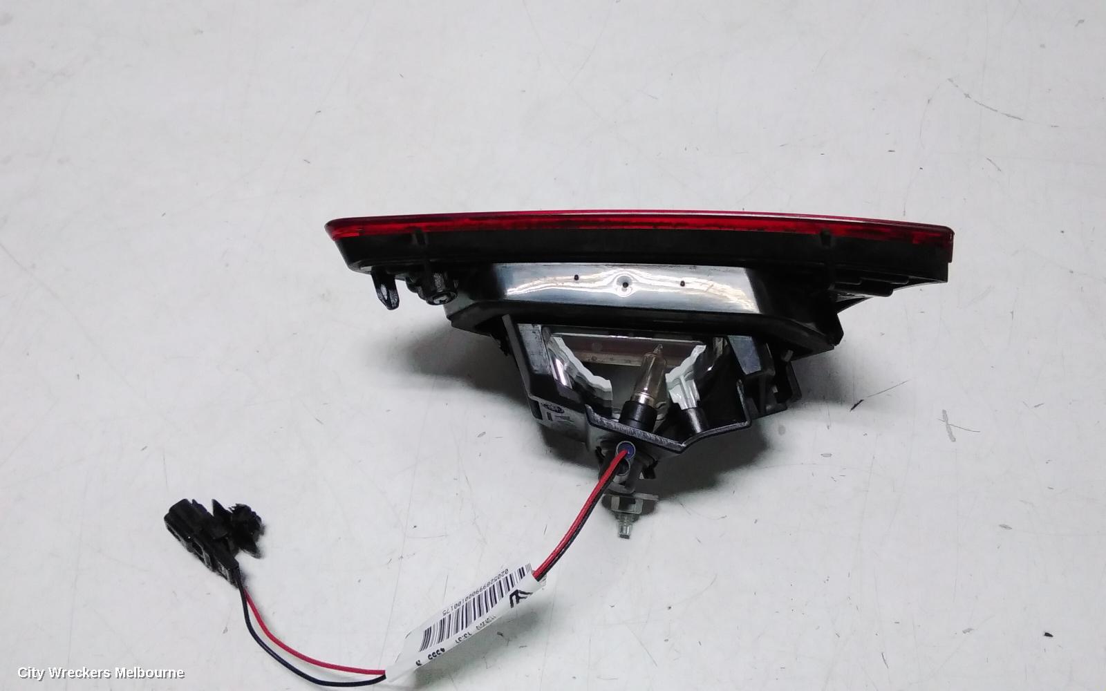 RENAULT CLIO REAR GARNISH, TAILGATE LAMP (LH SIDE), X98, NON LED TYPE, 09/2013 - 10/2019