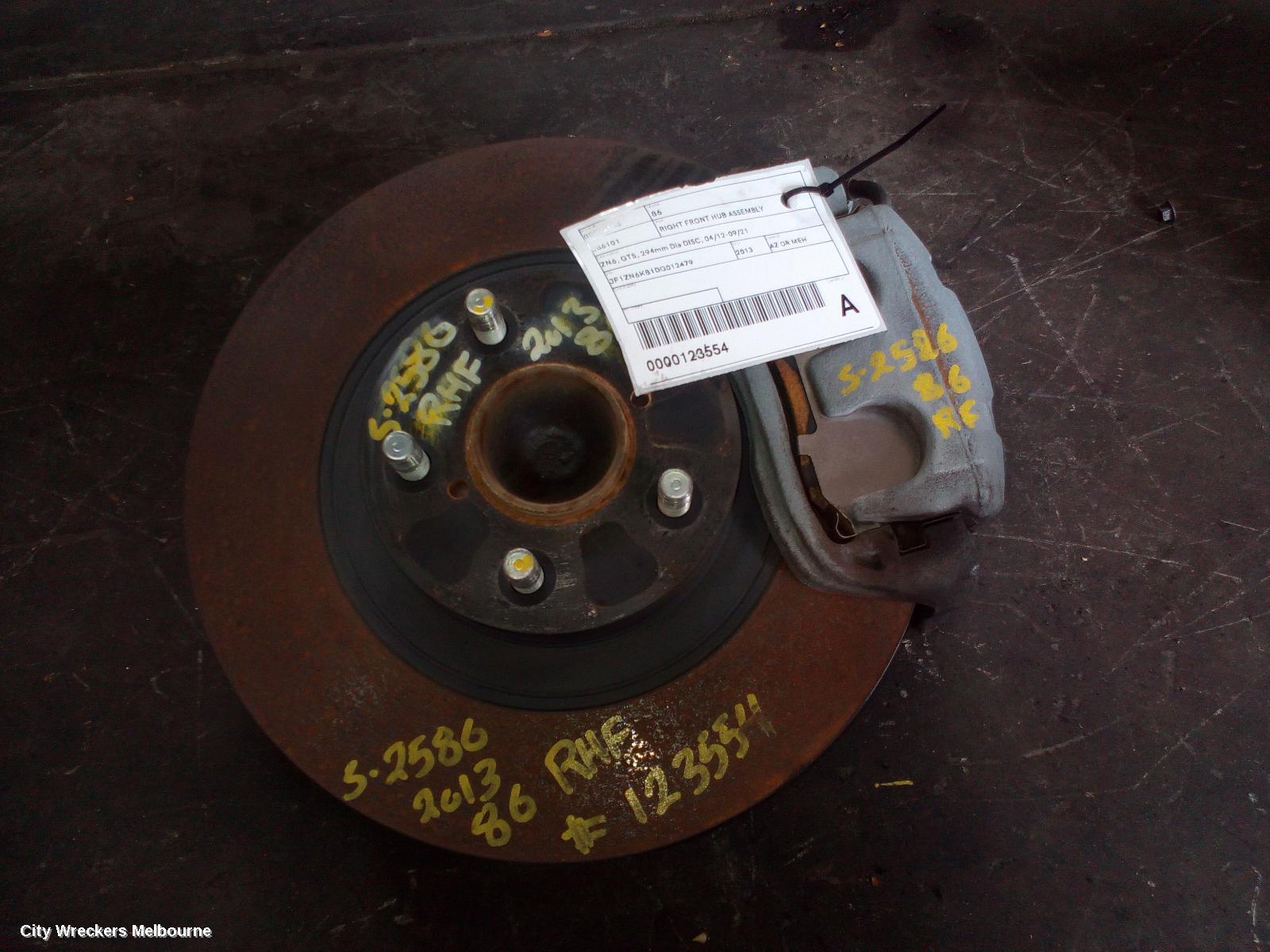 TOYOTA 86 RIGHT FRONT HUB ASSEMBLY, ZN6, GTS, 294MM DIA DISC, 04/2012 - 09/2021