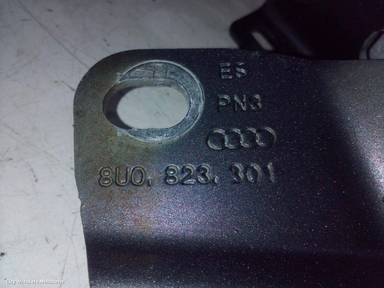 AUDI Q3 BONNET HINGE/STRUT, 8U, 03/2012 - 12/2018