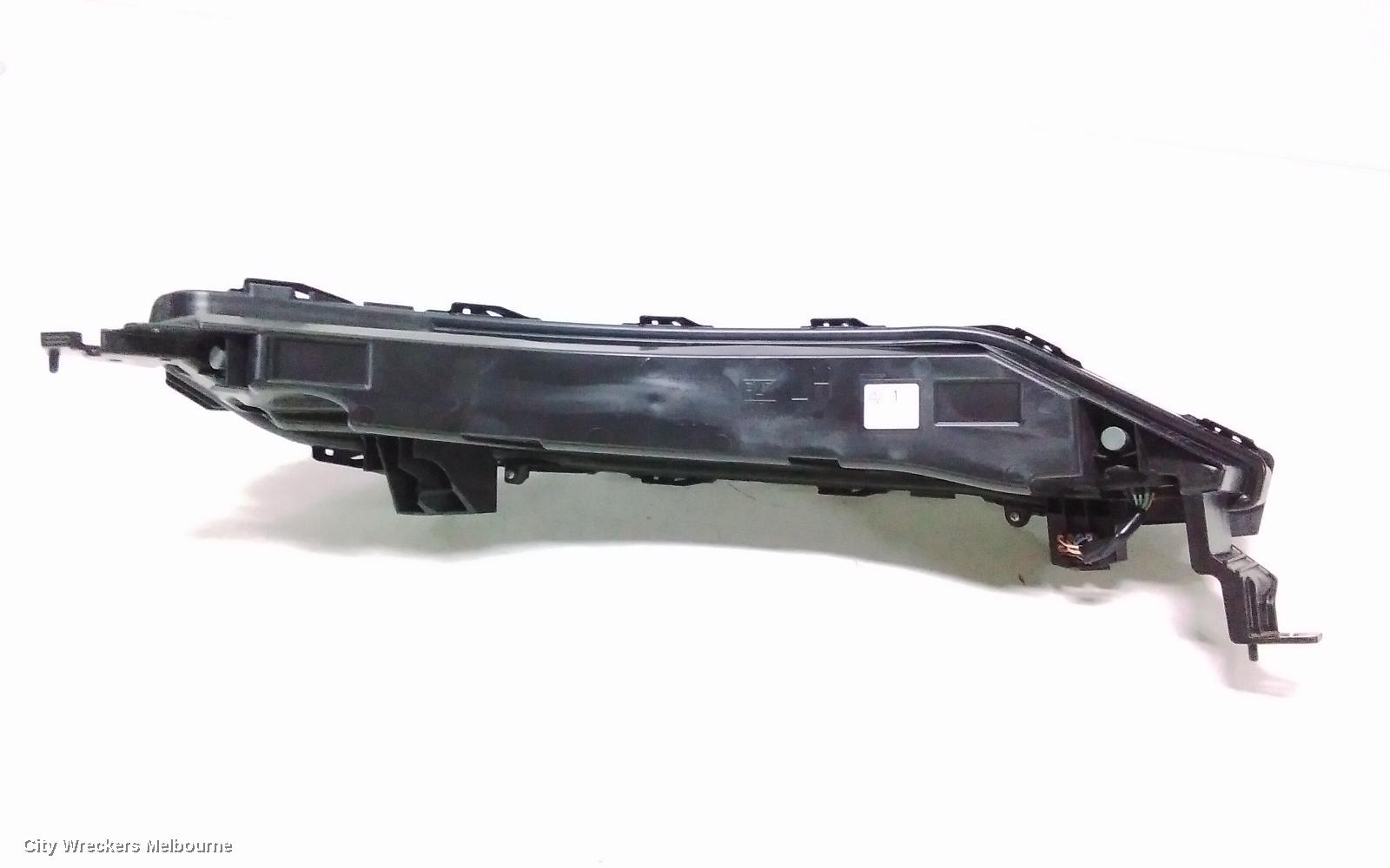 MITSUBISHI OUTLANDER LEFT INDICATOR/FOG/SIDE, ZM, DAYTIME RUNNING LAMP, 08/2021 ONWARDS