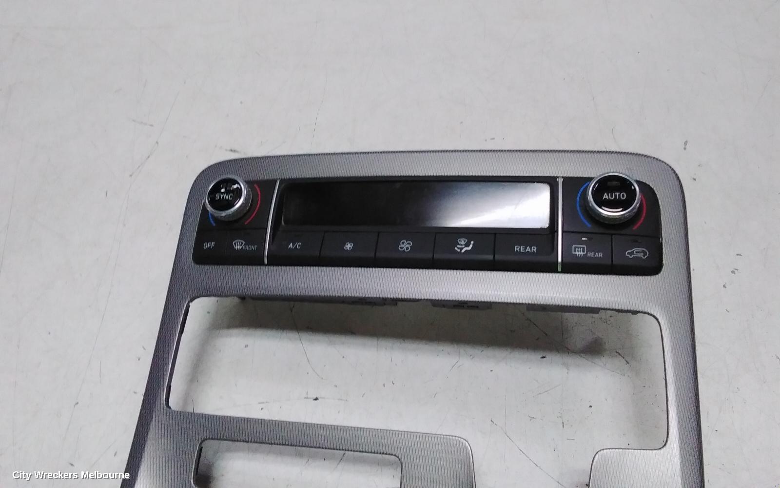 HYUNDAI PALISADE HEATER/AC CONTROLS, REAR THREE ZONE CLIMATE CONTROL, W/SEAT WARMER TYPE, LX2, 07/2020 ONWARDS