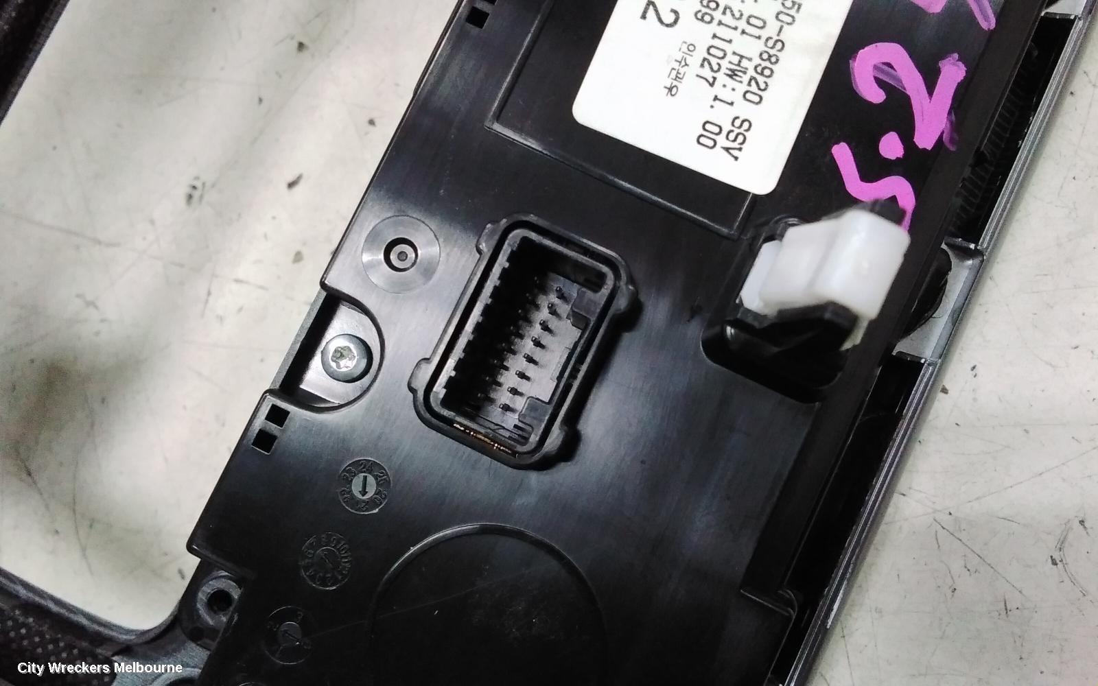 HYUNDAI PALISADE HEATER/AC CONTROLS, REAR THREE ZONE CLIMATE CONTROL, W/SEAT WARMER TYPE, LX2, 07/2020 ONWARDS