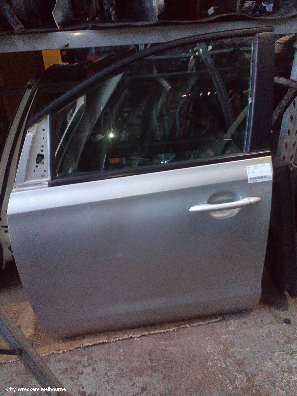 KIA CARNIVAL/GRAND CARNIVAL LEFT FRONT DOOR, YP, 02/2015 - 10/2020