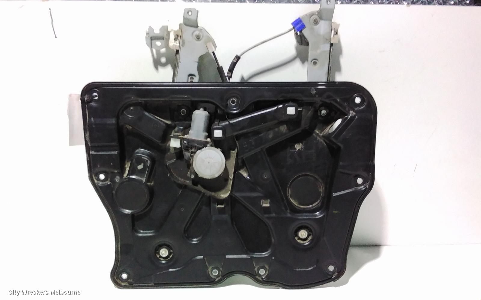 NISSAN XTRAIL RIGHT FRONT WINDOW REG/MOTOR, T31, POWER, 10/2007 - 12/2013