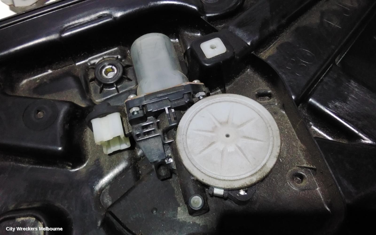 NISSAN XTRAIL RIGHT FRONT WINDOW REG/MOTOR, T31, POWER, 10/2007 - 12/2013