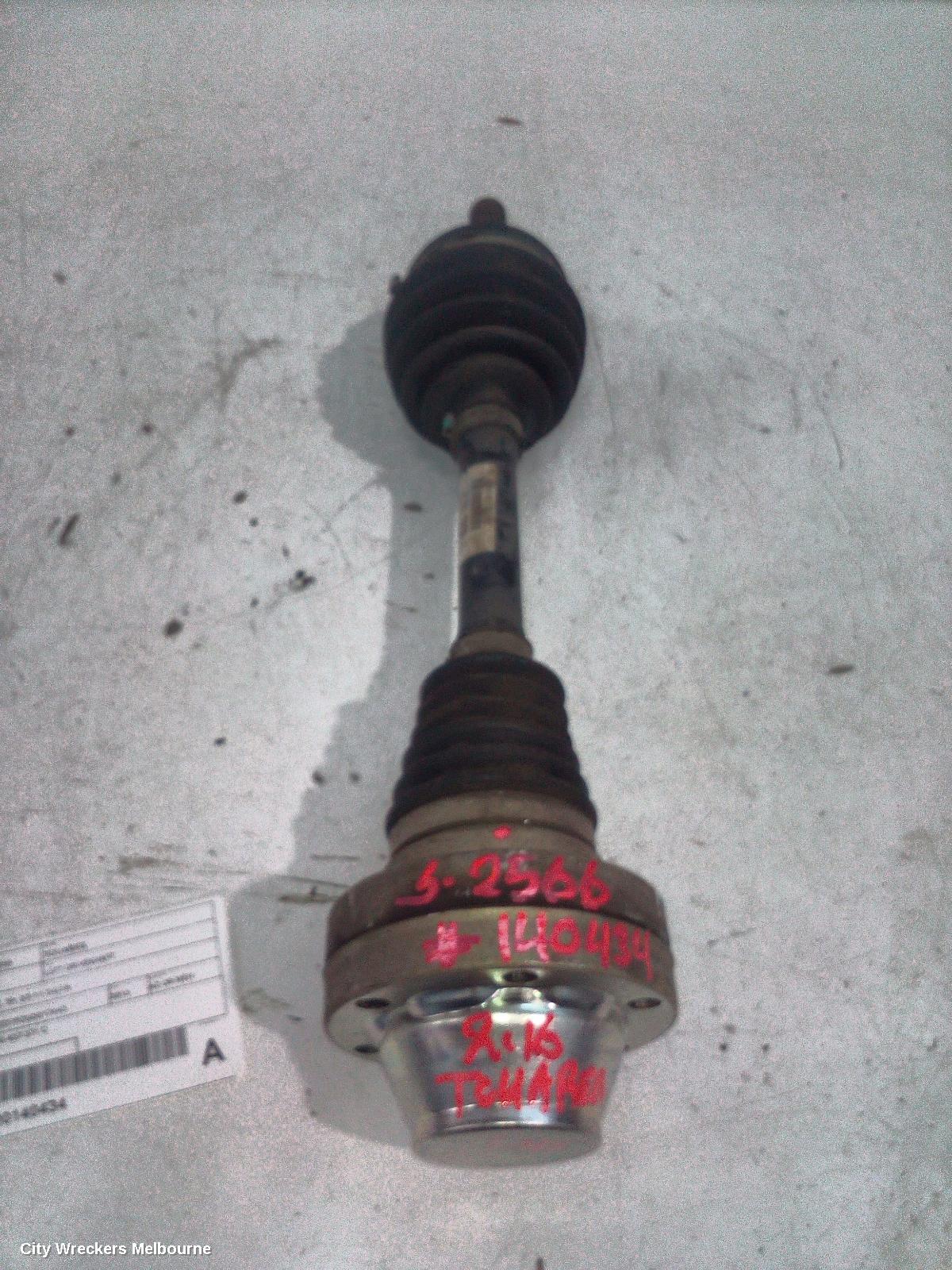VOLKSWAGEN TOUAREG LEFT DRIVESHAFT, FRONT, 7P, 07/2011 - 04/2018