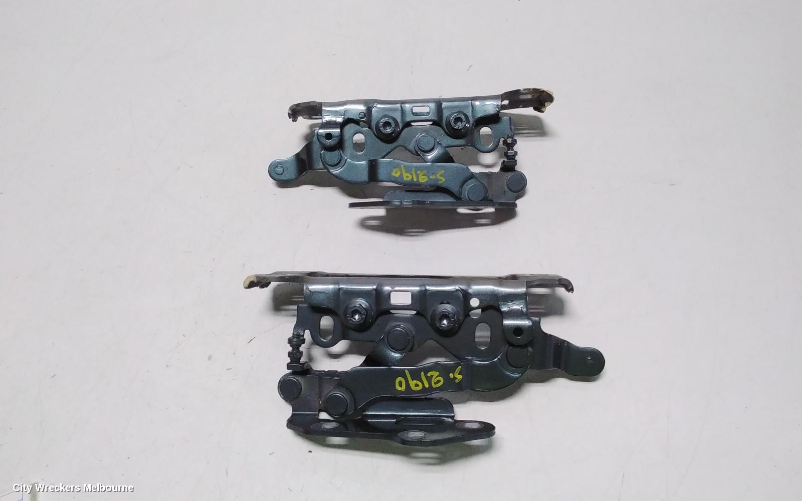 MERCEDES C CLASS BONNET HINGE/STRUT, HINGES (PAIR), W204/S204, 07/2007 - 07/2014
