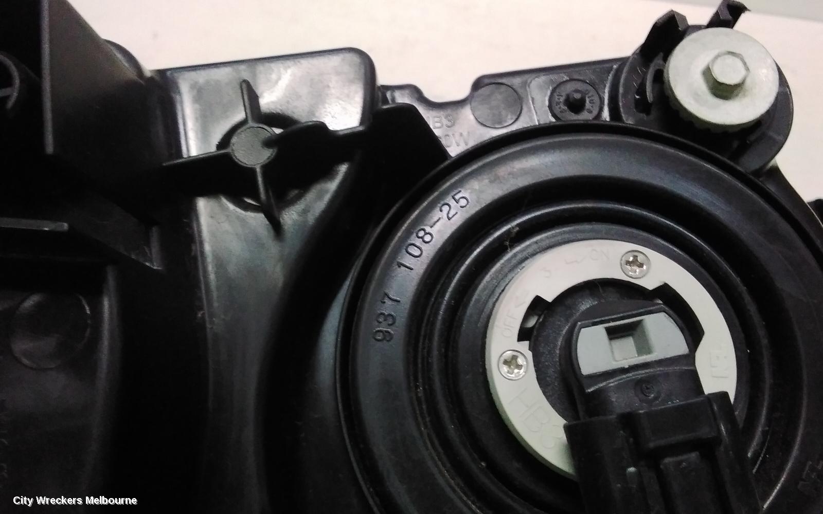 NISSAN PATHFINDER LEFT HEADLAMP, R52, HALOGEN, W/ AMBER INDICATOR TYPE, 06/2013 - 11/2016