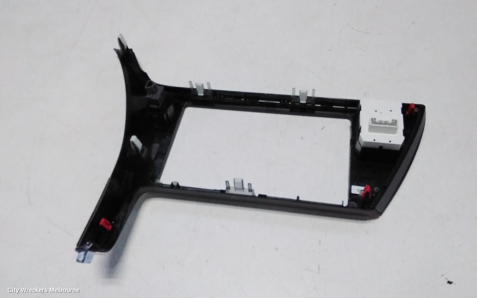 TOYOTA COROLLA RADIO/CD/DVD/SAT/TV, 7IN TOUCHSCREEN (P/N ON FACE 100522), ZRE182R, HATCH, 03/2015 - 06/2018