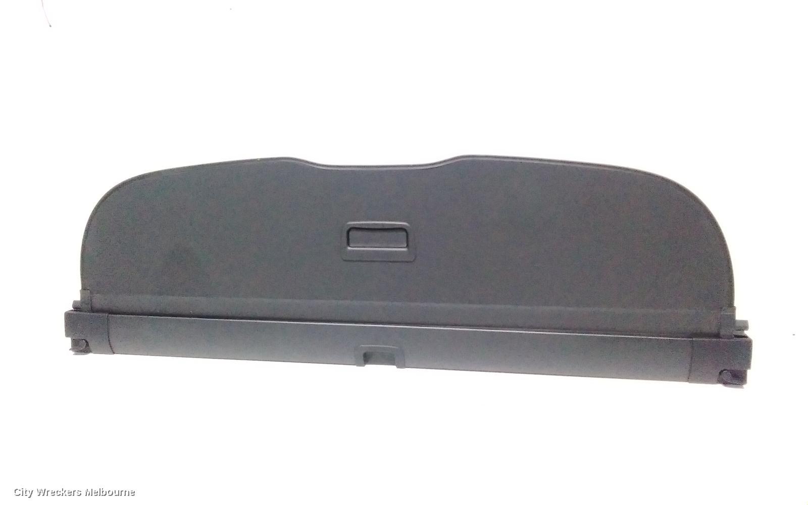 AUDI Q3 PARCEL SHELF CARGO BLIND, RETRACTABLE CARGO BLIND, 8U, 03/2012 - 12/2018