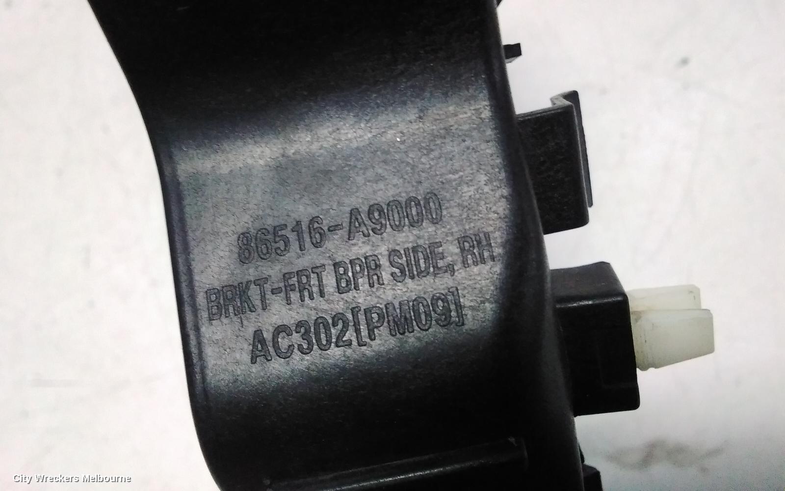 KIA CARNIVAL/GRAND CARNIVAL, YP, 01/2015 - 10/2020, RHF BAR RETAINER VIN: KNAMB811MH6317383: 115539