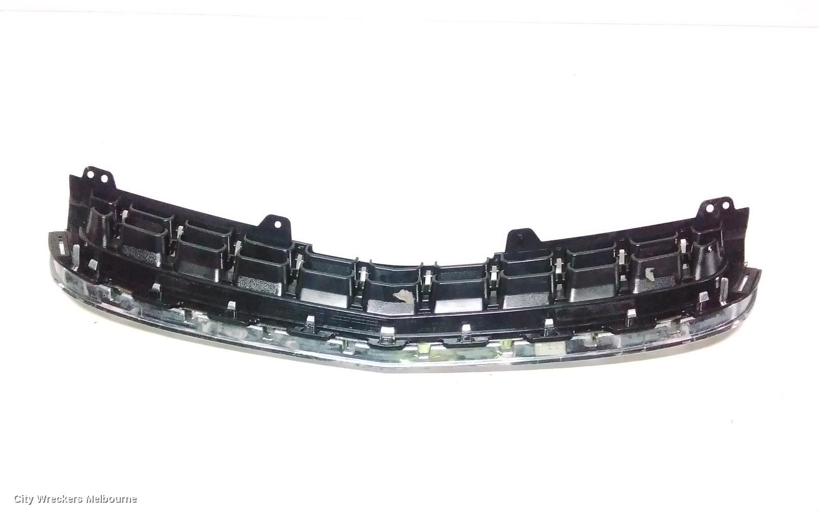 HOLDEN CAPTIVA GRILLE, BUMPER GRILLE (CENTRE), CG, CAPTIVA 5 (4TH VIN = D), 01/2011 - 09/2015