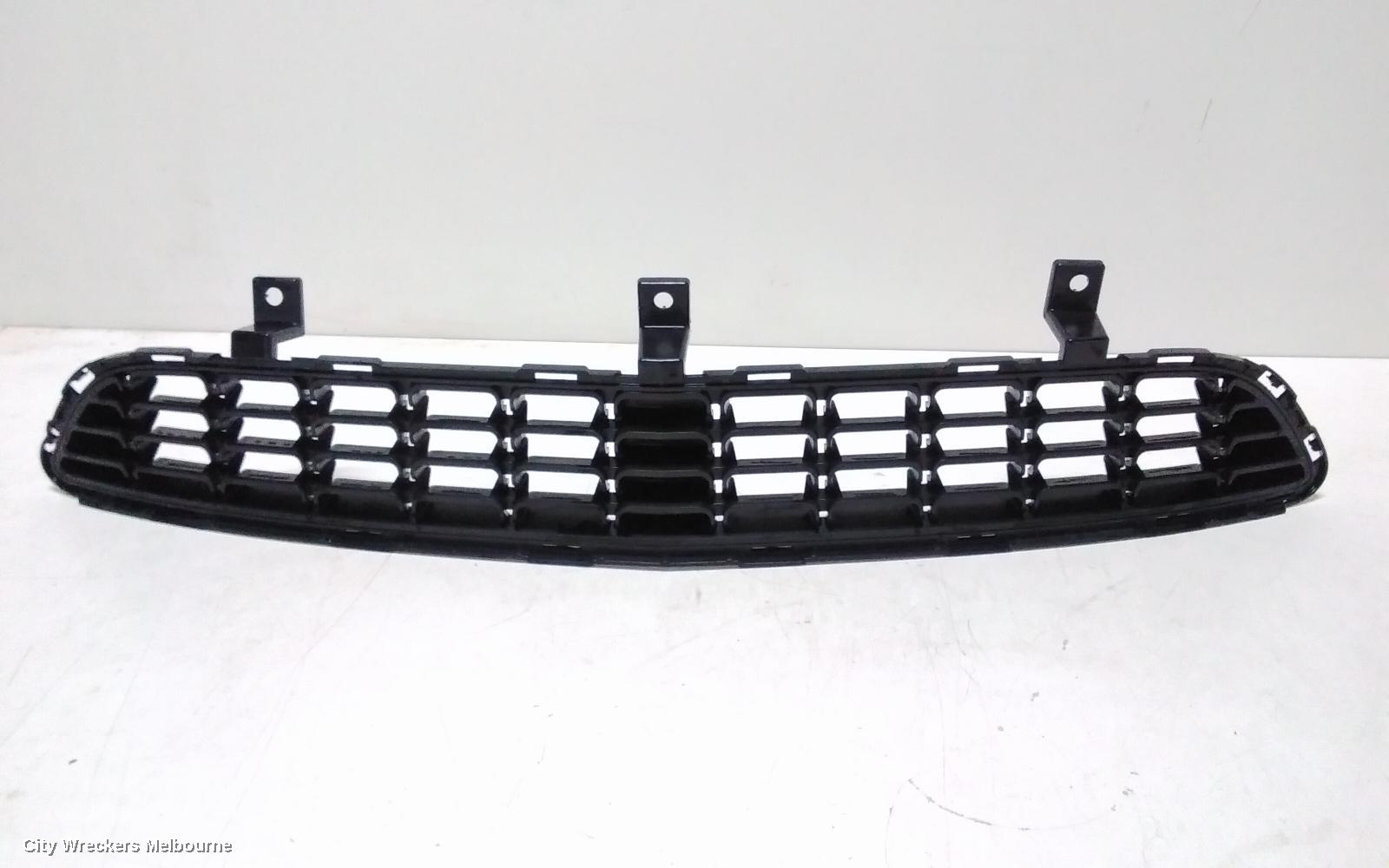HOLDEN CAPTIVA GRILLE, BUMPER GRILLE (CENTRE), CG, CAPTIVA 5 (4TH VIN = D), 01/2011 - 09/2015