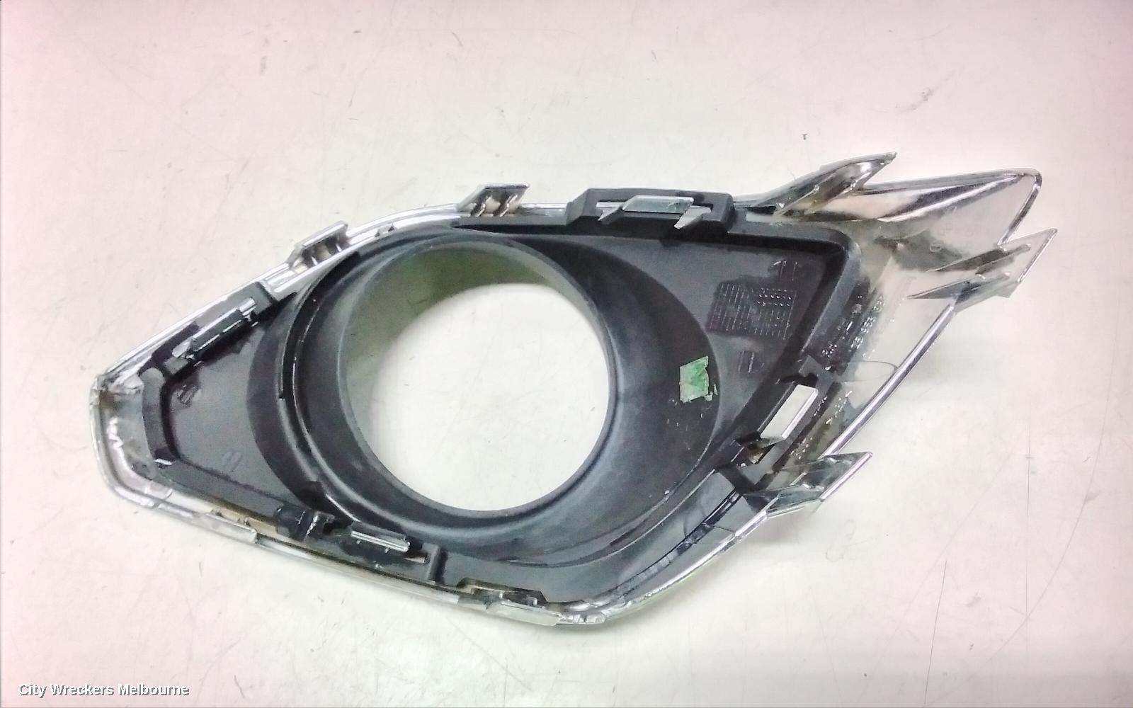 HOLDEN CAPTIVA RIGHT INDICATOR/FOG/SIDE, BUMPER FOGLAMP CHROME SURROUND, CG, 09/2006 - 09/2015