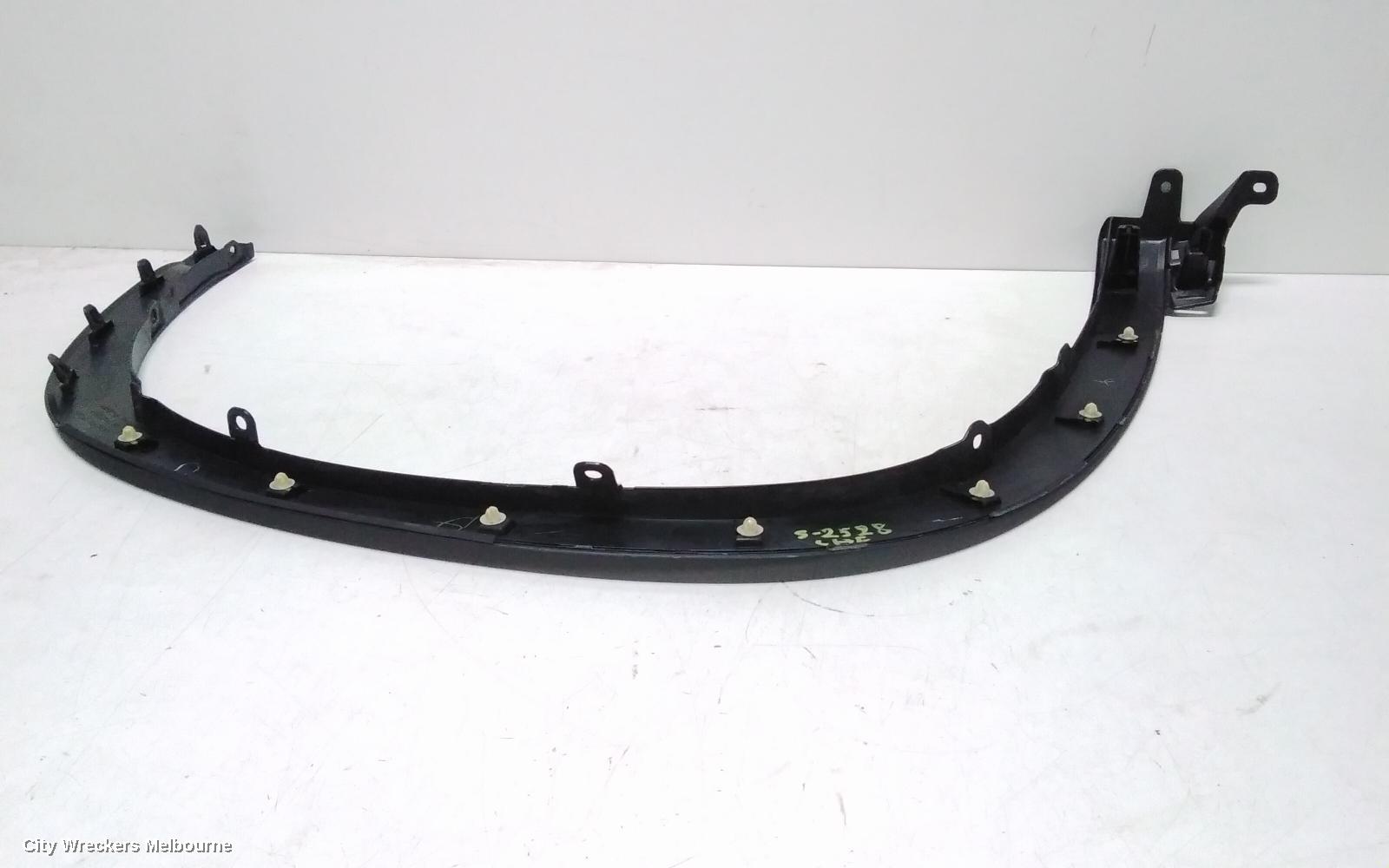 TOYOTA KLUGER WHEEL ARCH FLARE, LH FRONT, WHEEL ARCH MOULD, GSU50-GSU55, 12/2013 - 02/2021