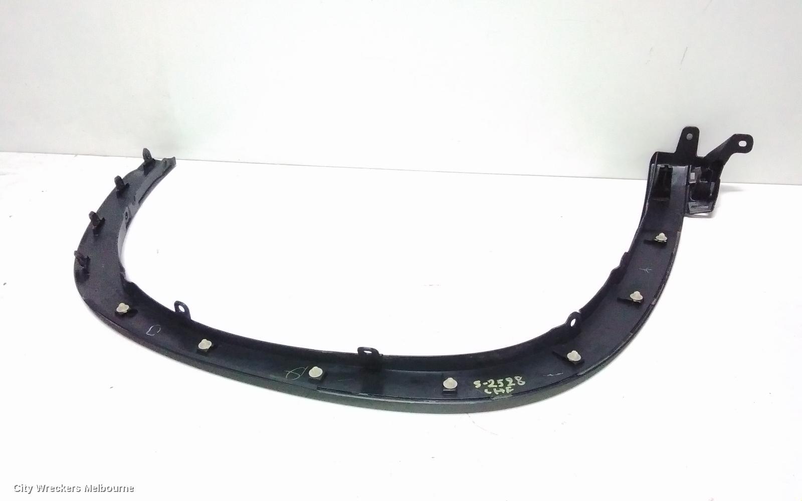TOYOTA KLUGER WHEEL ARCH FLARE, LH FRONT, WHEEL ARCH MOULD, GSU50-GSU55, 12/2013 - 02/2021