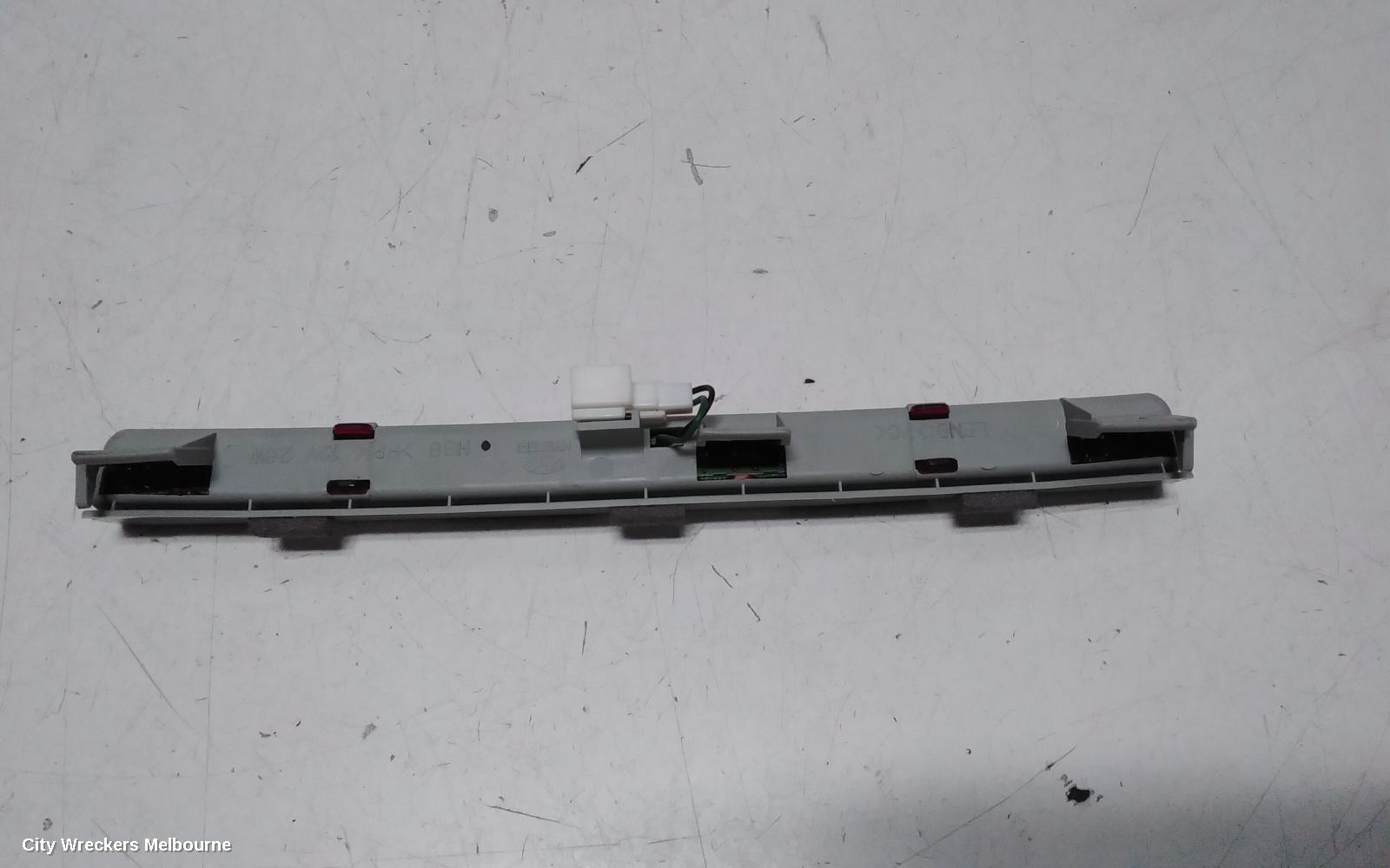 HYUNDAI ELANTRA HIGH LEVEL STOPLIGHT, 10/2003 - 07/2006