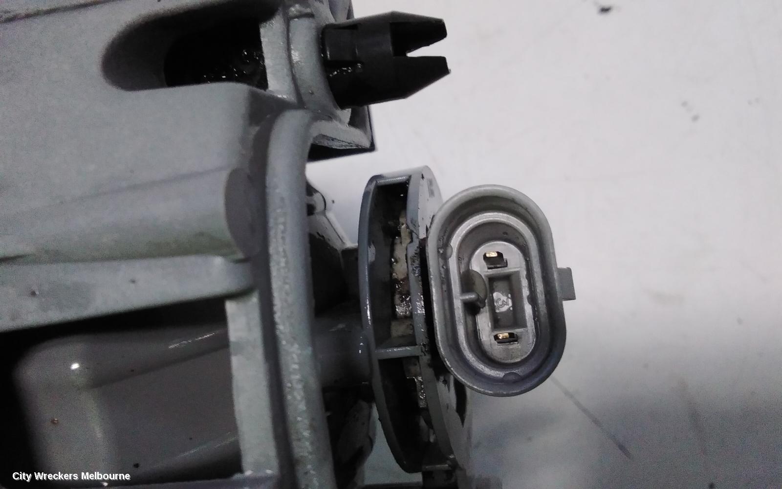 TOYOTA HILUX RIGHT INDICATOR/FOG/SIDE, BUMPER FOGLAMP, 03/2005 - 09/2008