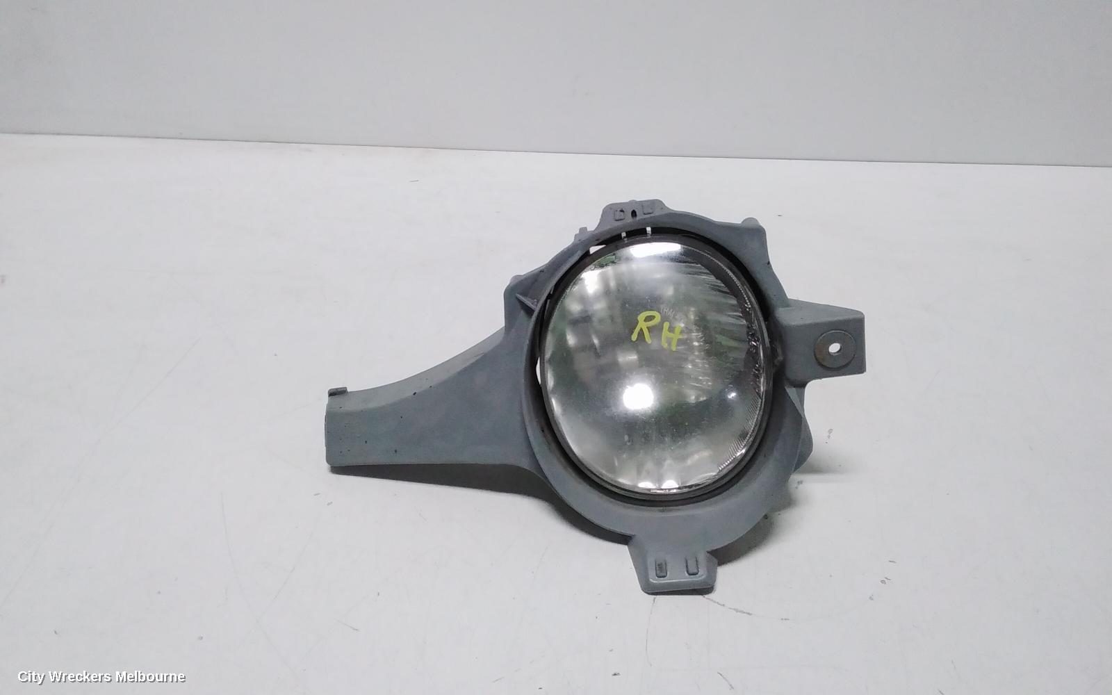 TOYOTA HILUX RIGHT INDICATOR/FOG/SIDE, BUMPER FOGLAMP, 03/2005 - 09/2008