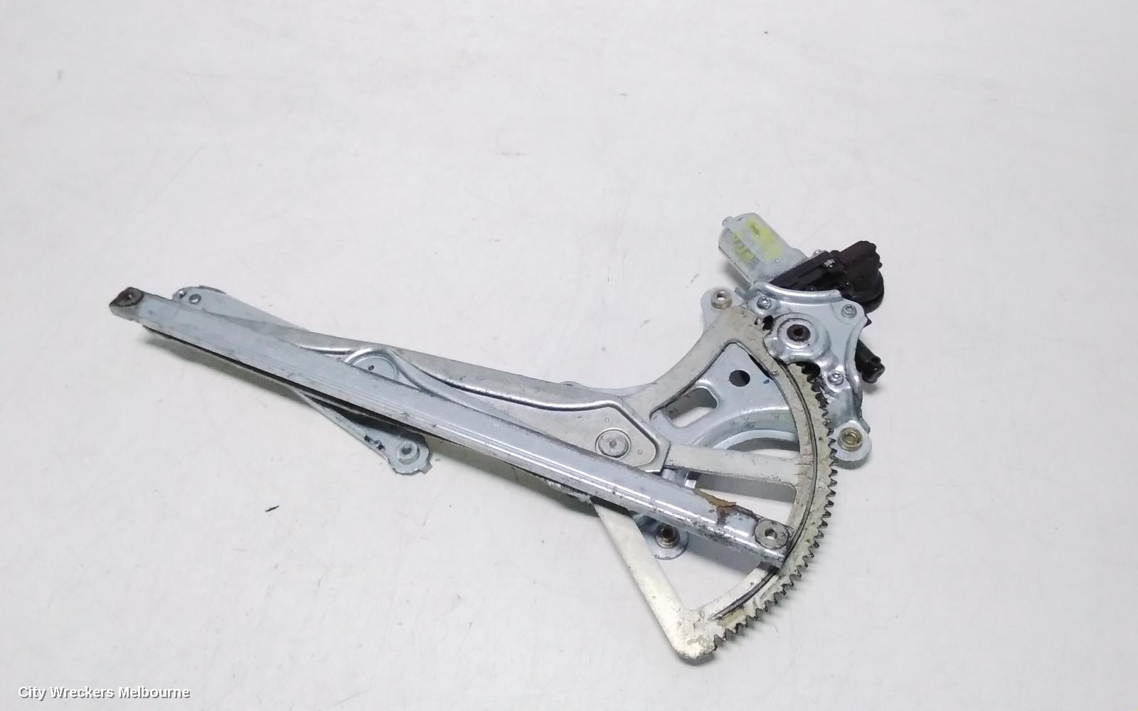TOYOTA HILUX RIGHT FRONT WINDOW REG/MOTOR, POWER, 03/2005 - 08/2015