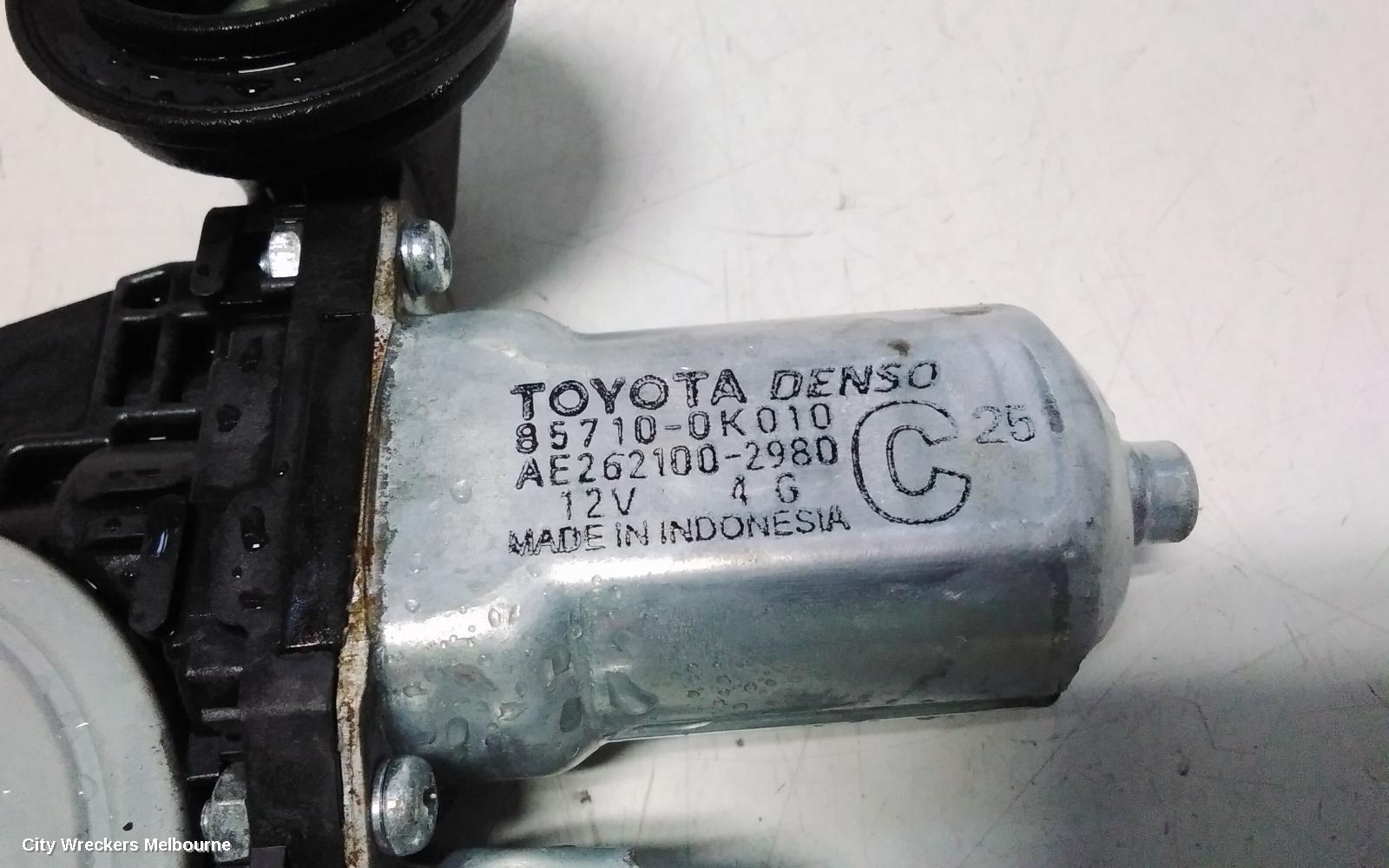 TOYOTA HILUX RIGHT FRONT WINDOW REG/MOTOR, POWER, 03/2005 - 08/2015