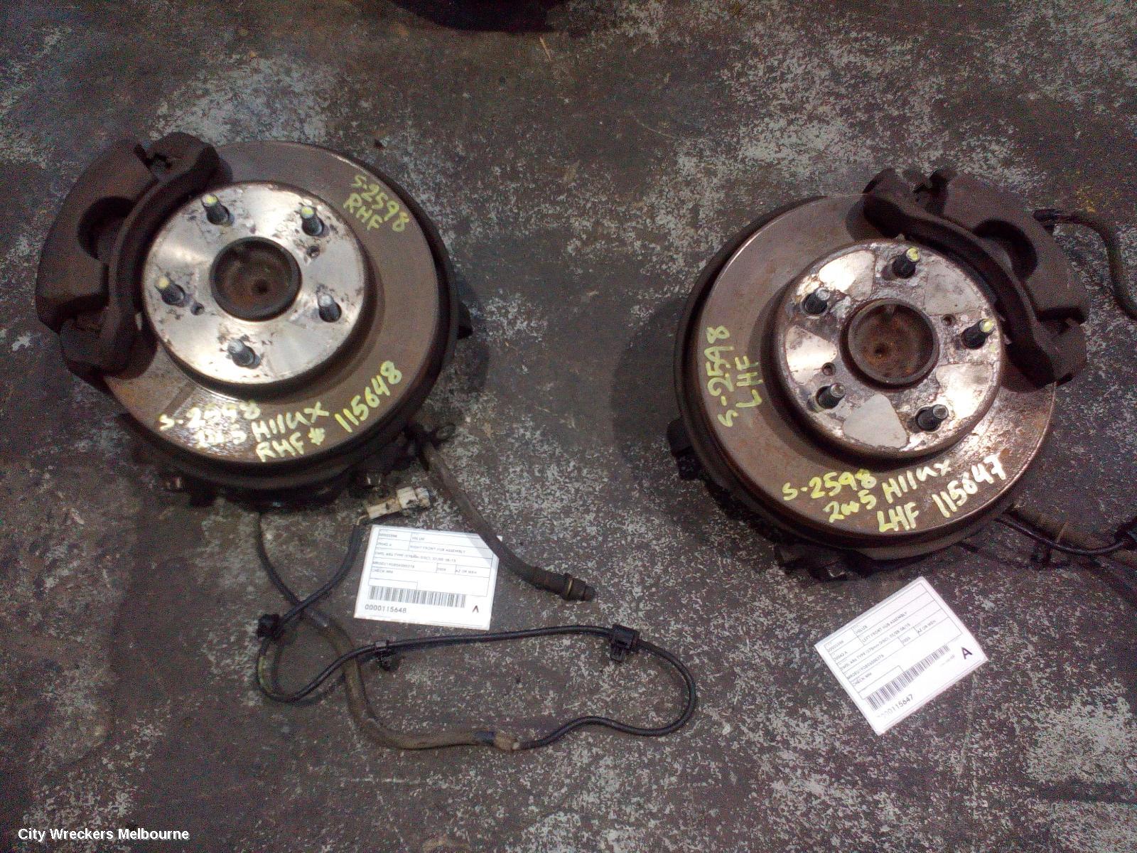 TOYOTA HILUX RIGHT FRONT HUB ASSEMBLY, 2WD, ABS TYPE (255MM DISC), 02/2005 - 08/2015