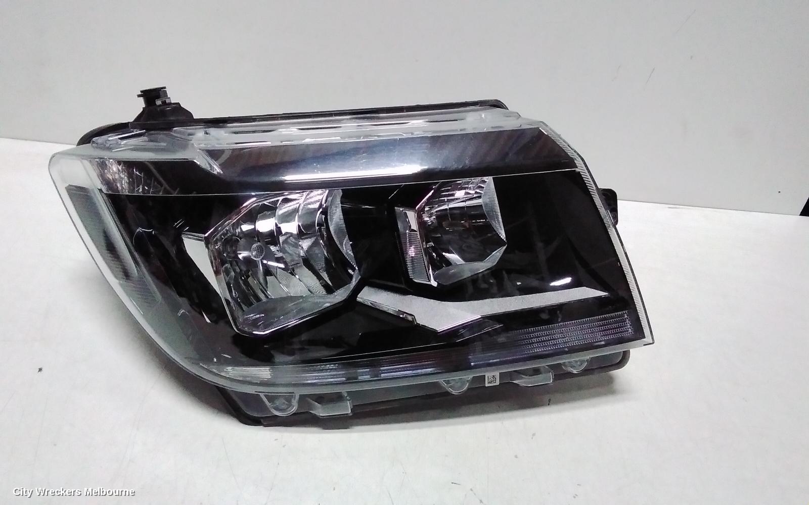 VOLKSWAGEN CRAFTER RIGHT HEADLAMP, SY1, HALOGEN TYPE, 08/2017 ONWARDS