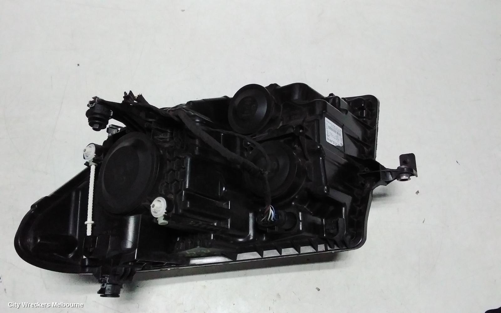 VOLKSWAGEN CRAFTER RIGHT HEADLAMP, SY1, HALOGEN TYPE, 08/2017 ONWARDS