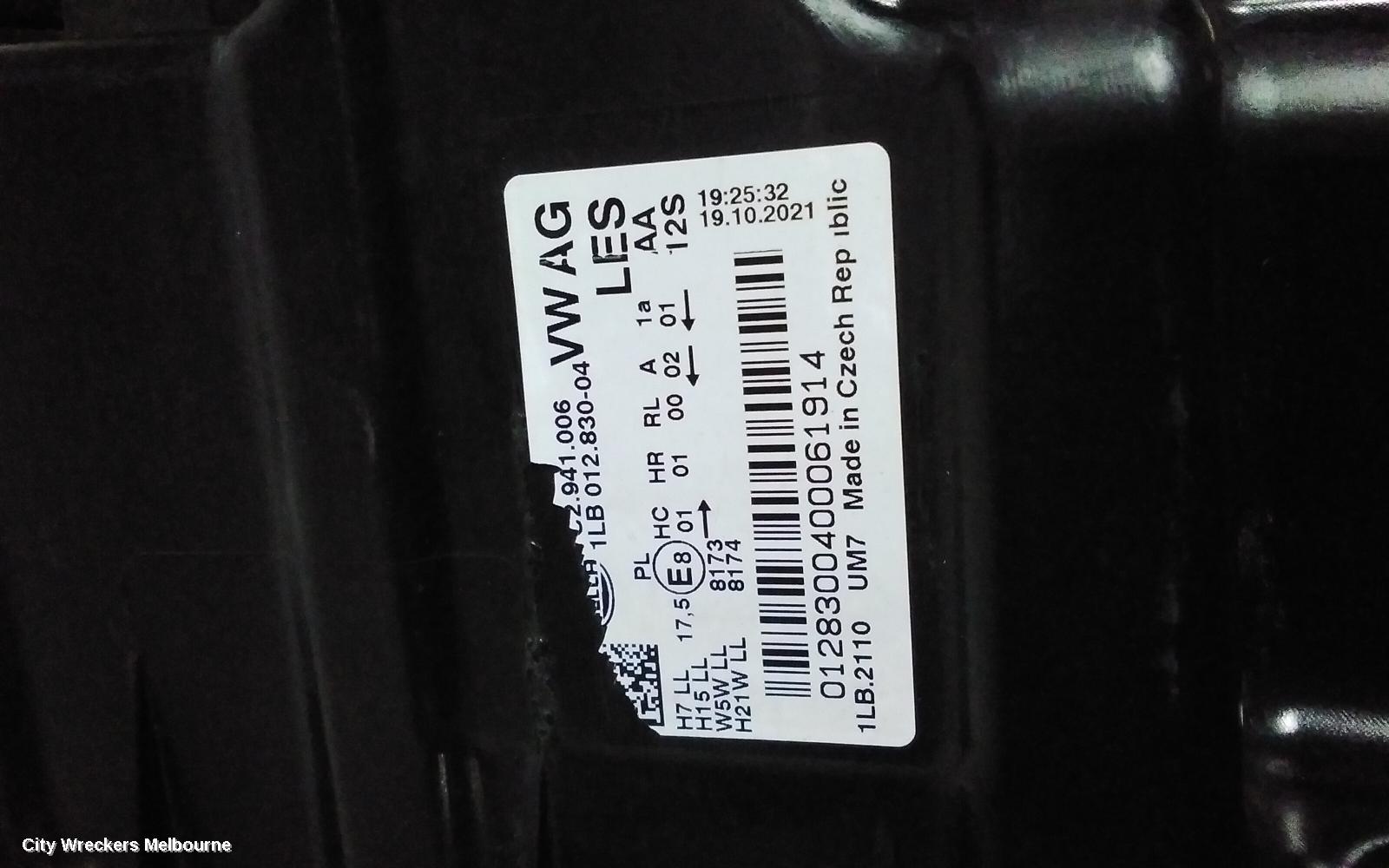 VOLKSWAGEN CRAFTER RIGHT HEADLAMP, SY1, HALOGEN TYPE, 08/2017 ONWARDS