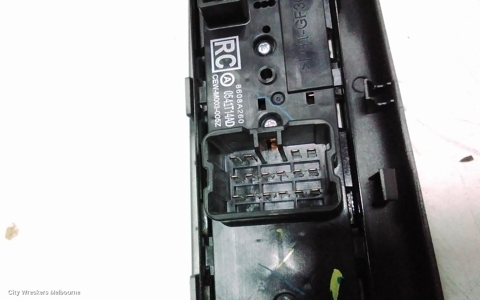 MITSUBISHI ASX PWR DR WIND SWITCH, RH FRONT (MASTER SWITCH), XB-XD, 07/2013 ONWARDS