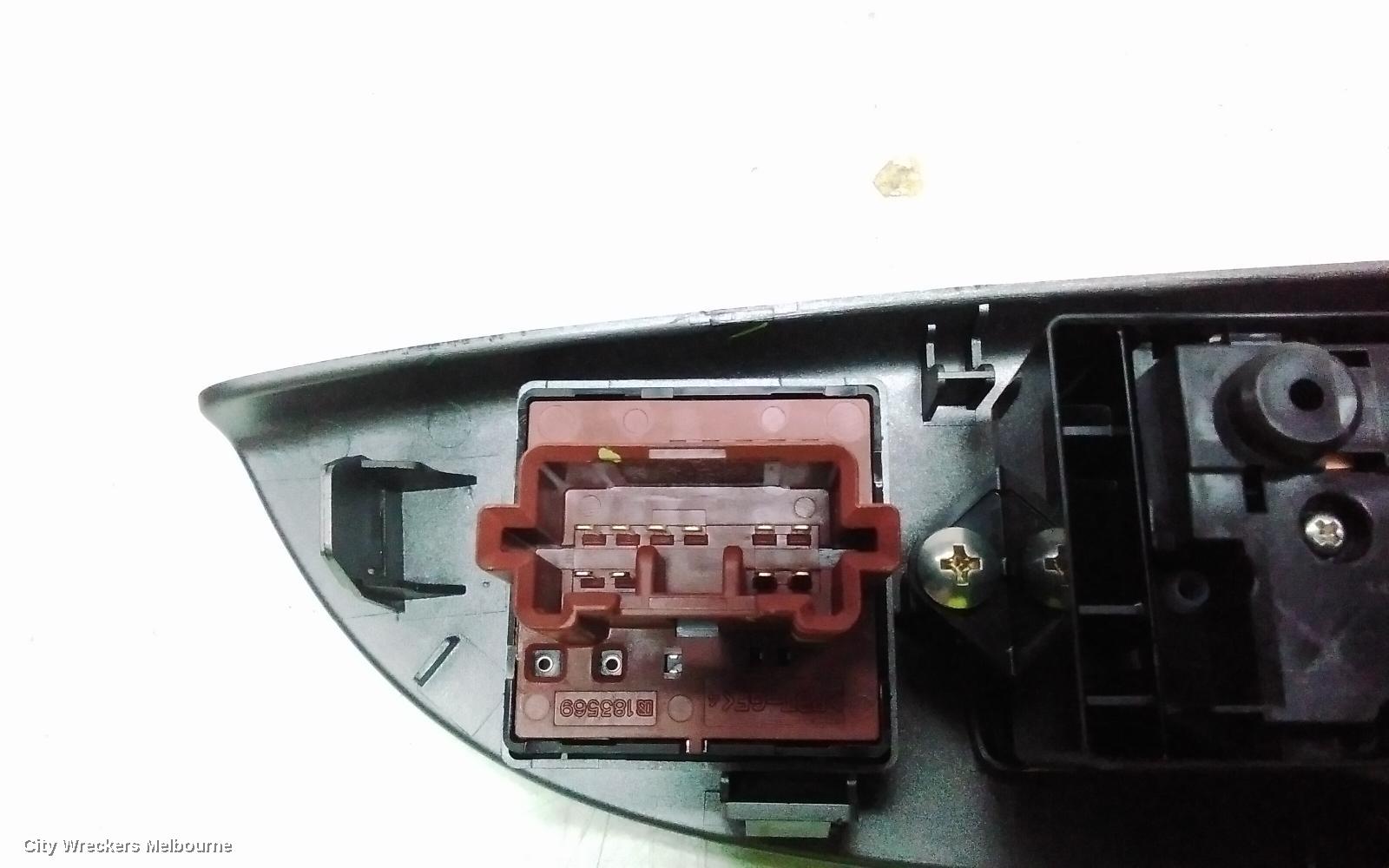 MITSUBISHI ASX PWR DR WIND SWITCH, RH FRONT (MASTER SWITCH), XB-XD, 07/2013 ONWARDS