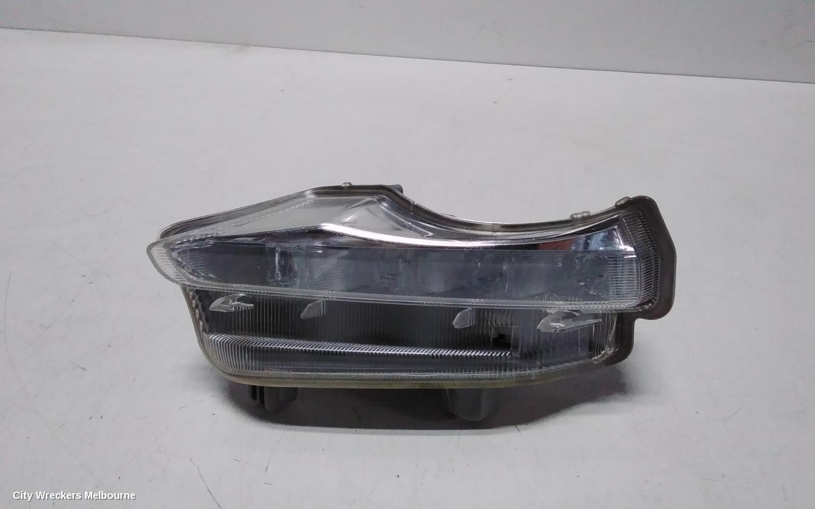 TOYOTA KLUGER LEFT INDICATOR/FOG/SIDE, DAYTIME RUNNING LAMP, GSU50/GSU55, 12/2013 - 10/2016