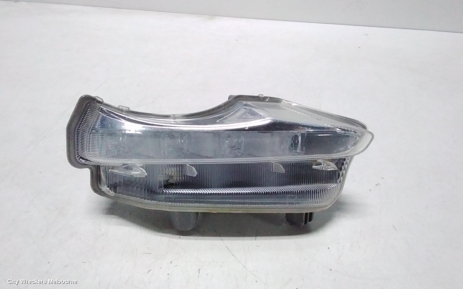 TOYOTA KLUGER RIGHT INDICATOR/FOG/SIDE, DAYTIME RUNNING LAMP, GSU50/GSU55, 12/2013 - 10/2016