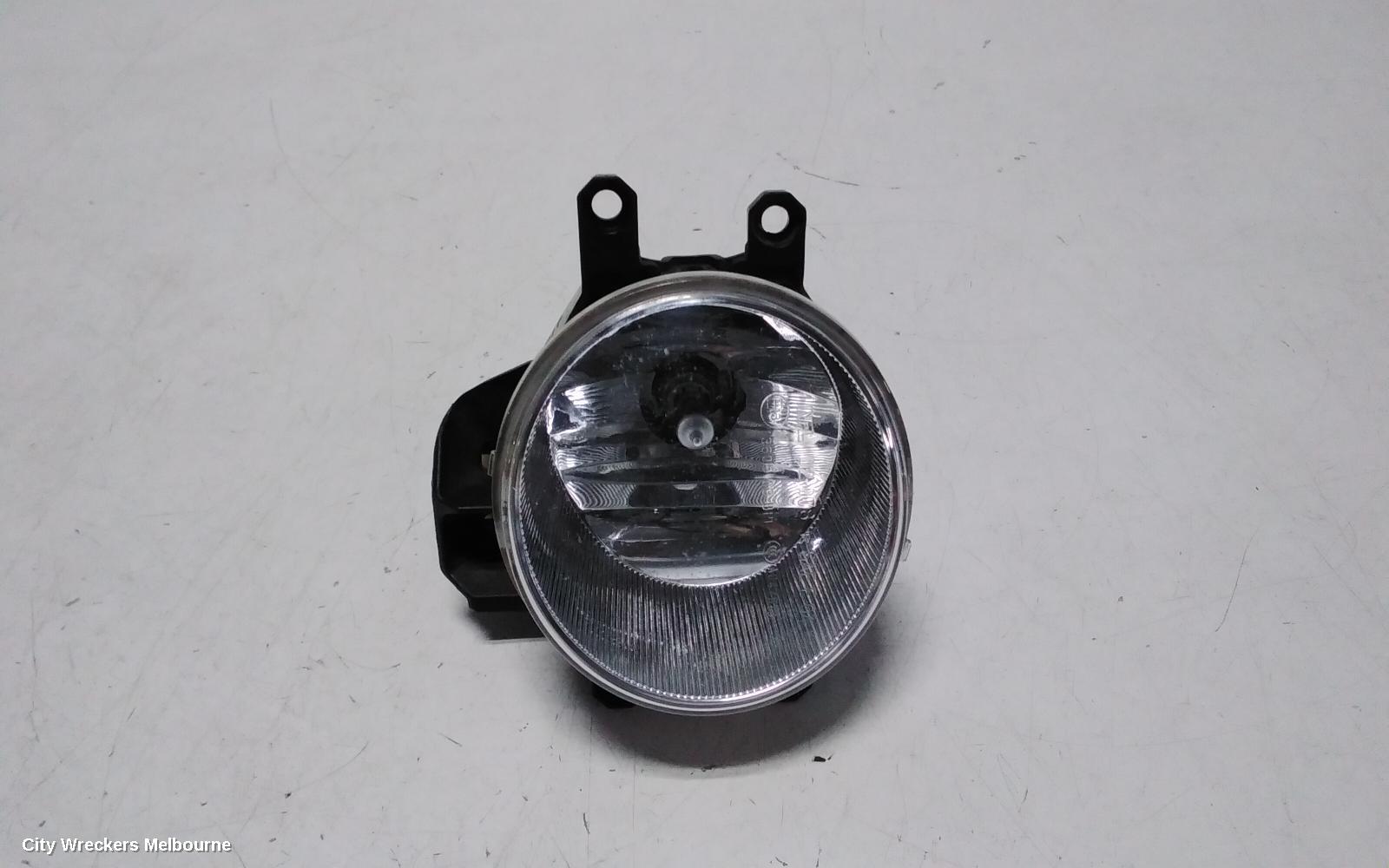 TOYOTA KLUGER RIGHT INDICATOR/FOG/SIDE, BUMPER FOGLAMP SURROUND, GSU50/GSU55, 12/2013 - 10/2016