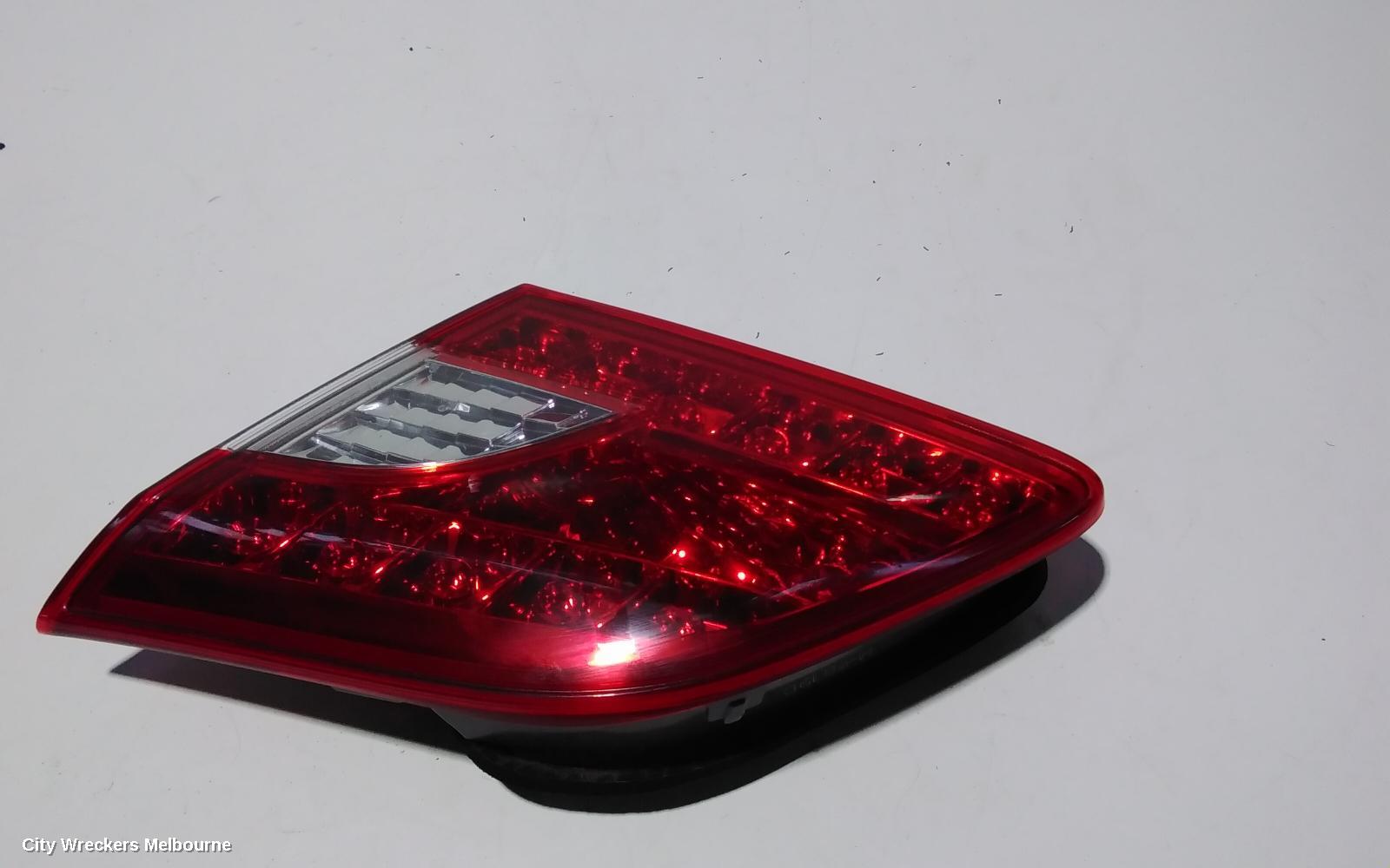 NISSAN PULSAR REAR GARNISH, BOOTLID LAMP (RH SIDE), B17, SEDAN, 12/2012 - 12/2017