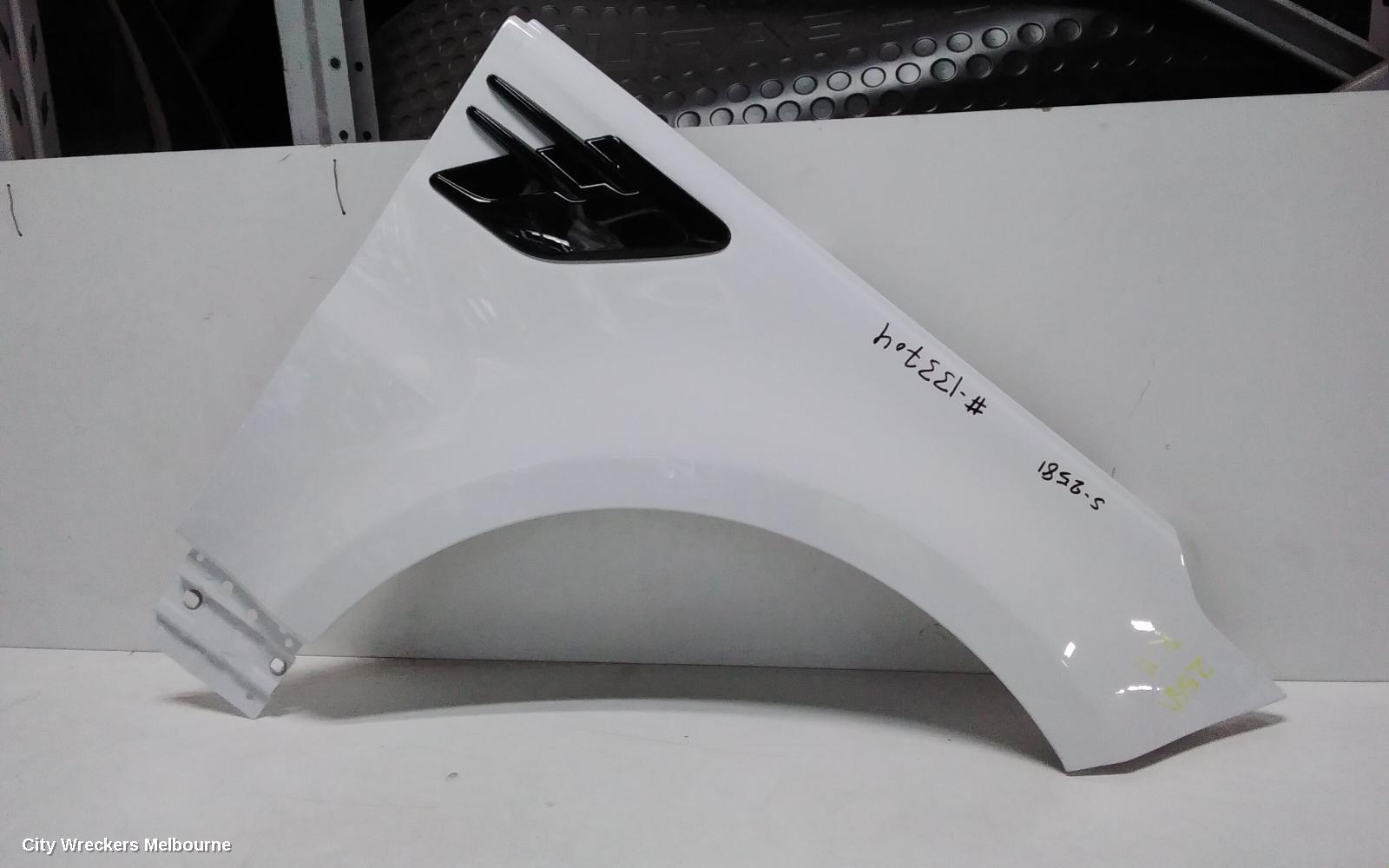 LAND ROVER RANGEROVER SPORT RIGHT GUARD, L494, 01/2018 - 04/2022
